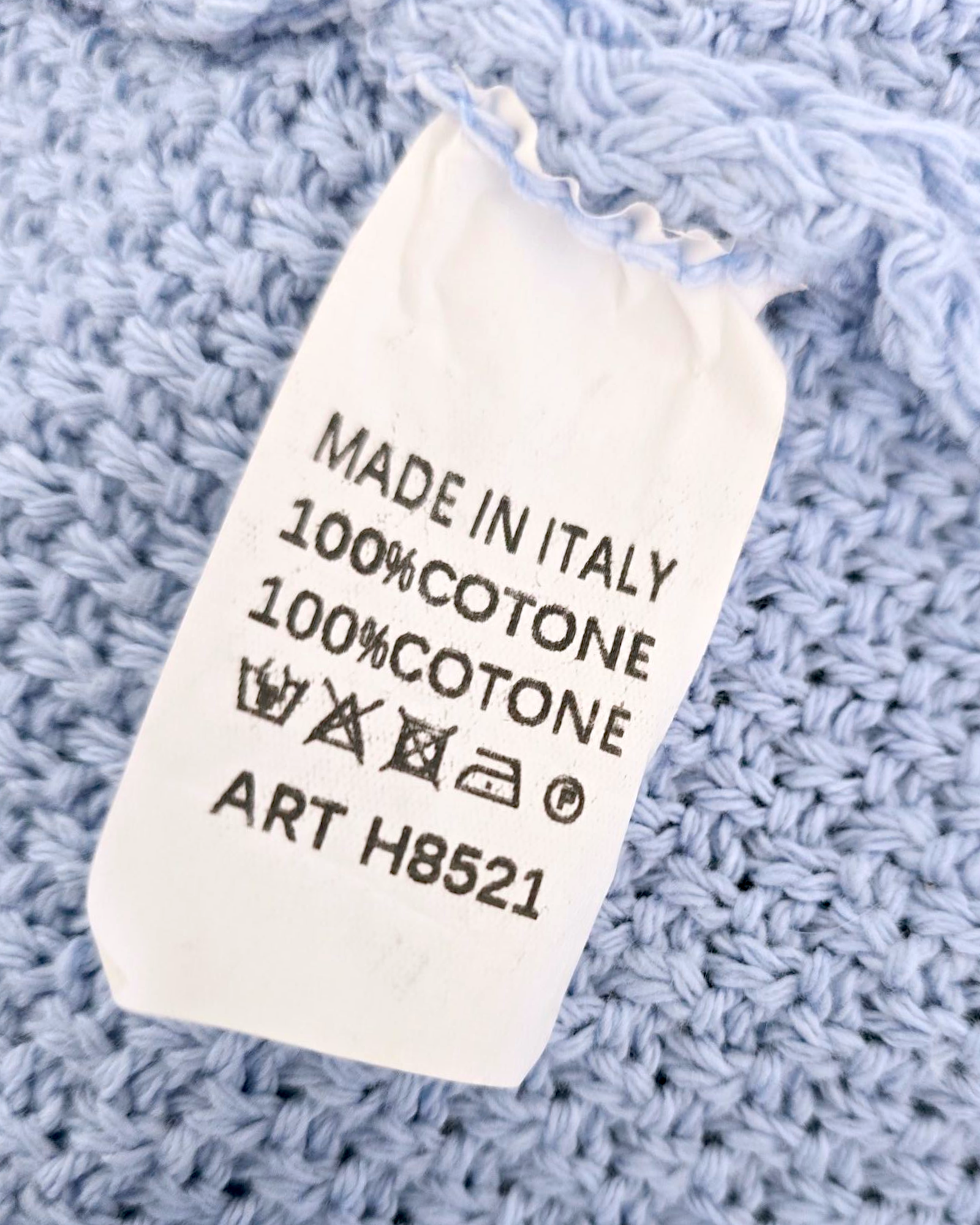 Pull bleu ciel dos nu