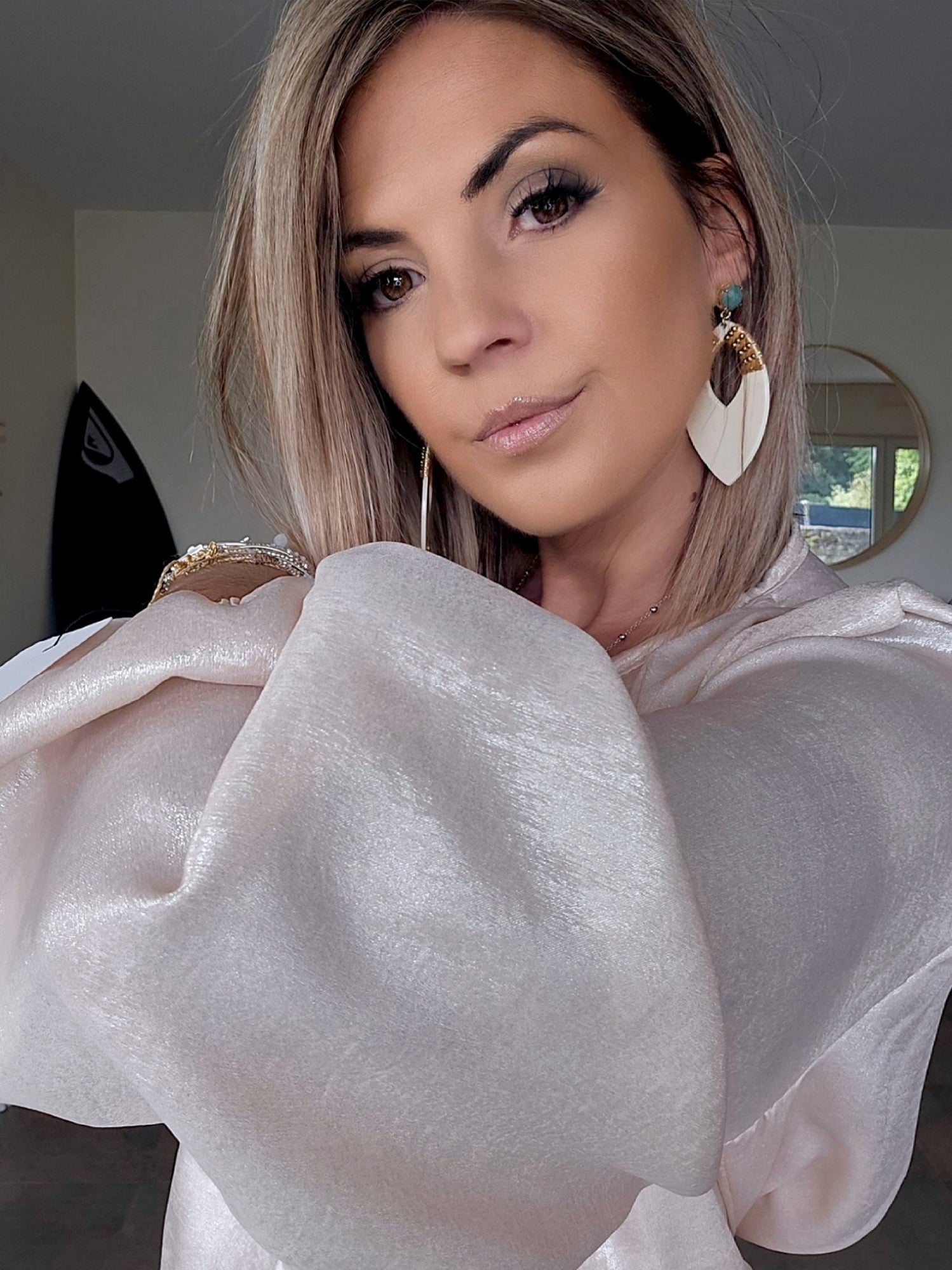 Robe beige et argentée