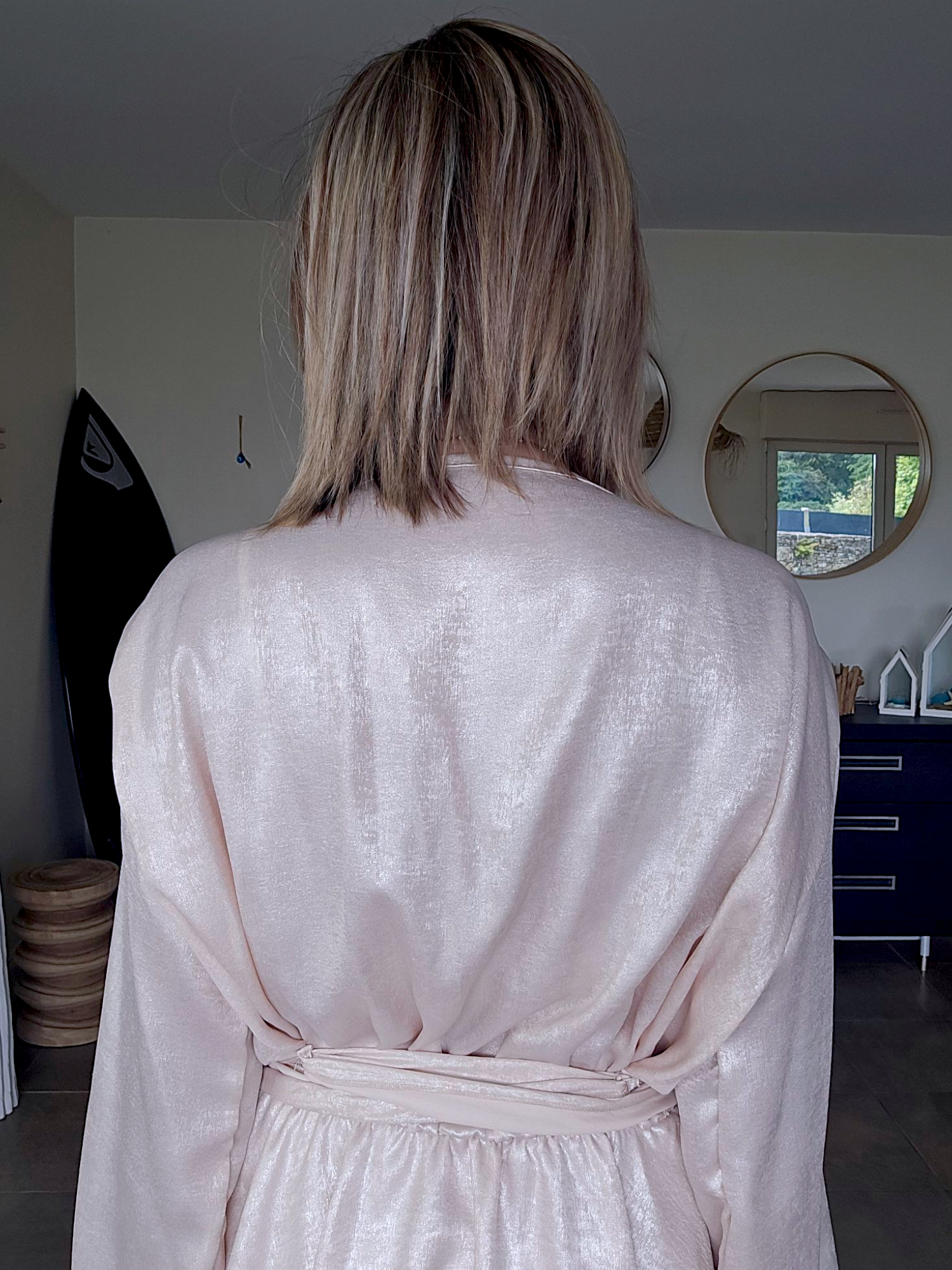 Robe beige et argentée