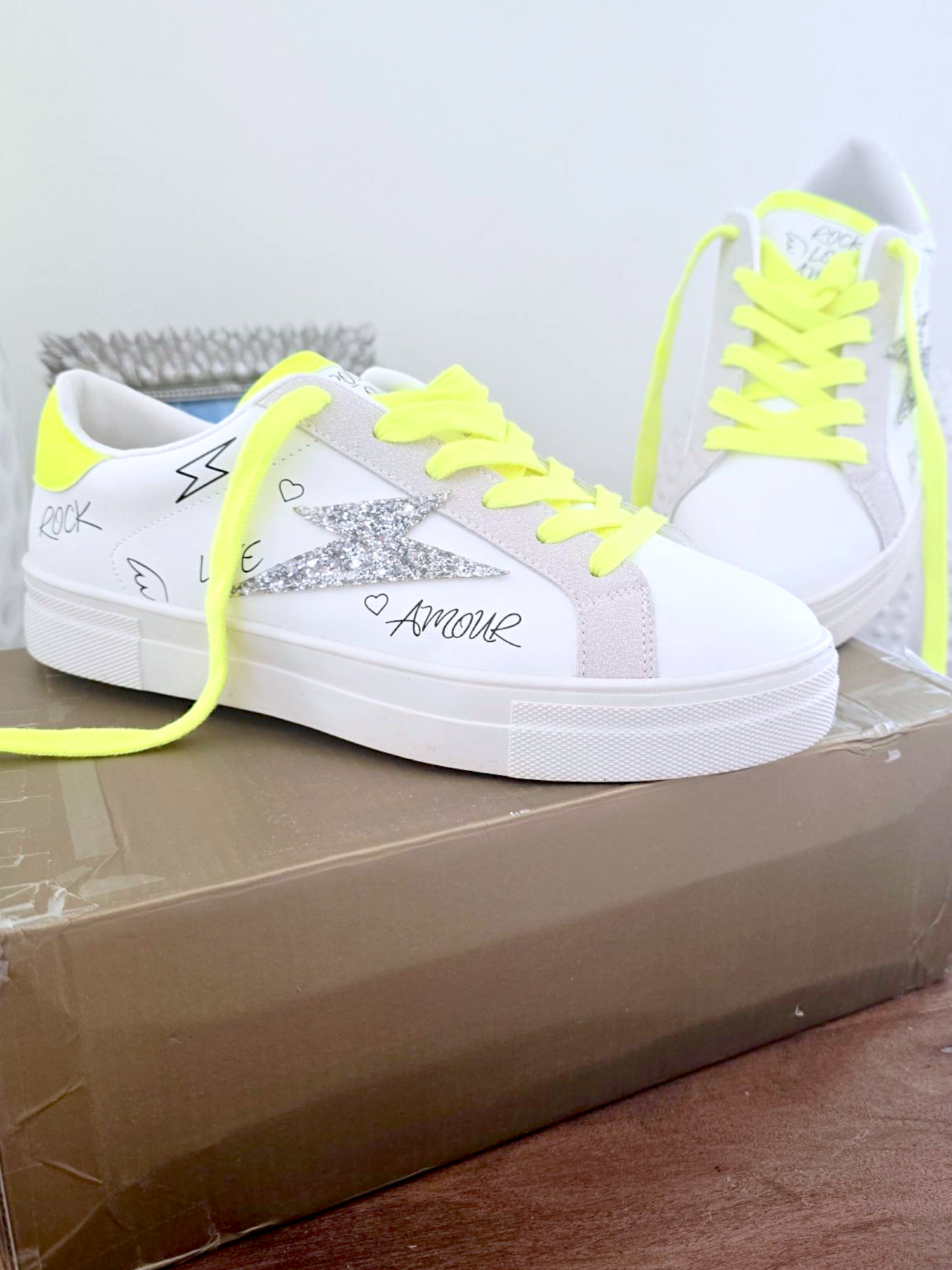 🔥Baskets éclair fluo