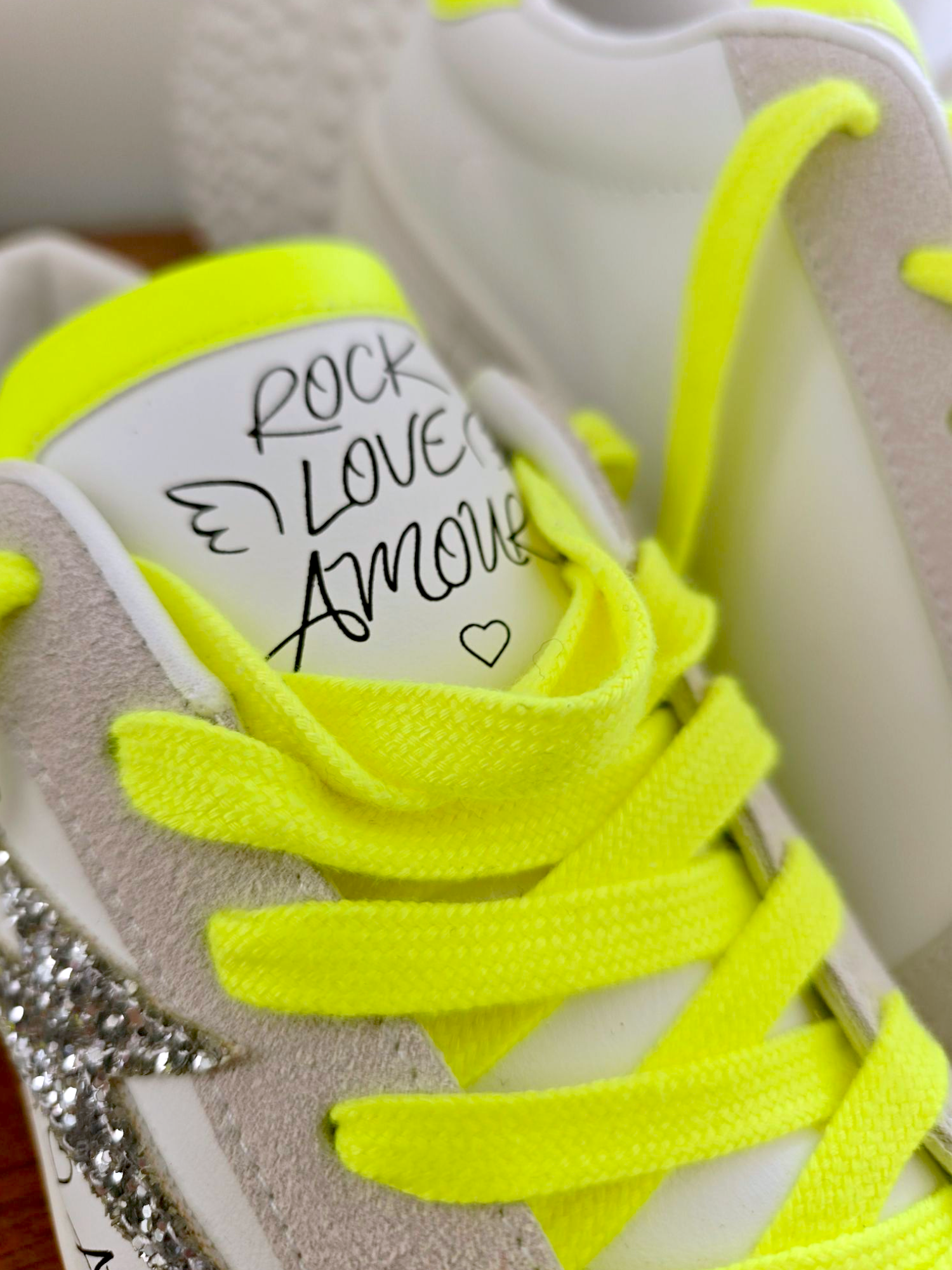 🔥Baskets éclair fluo