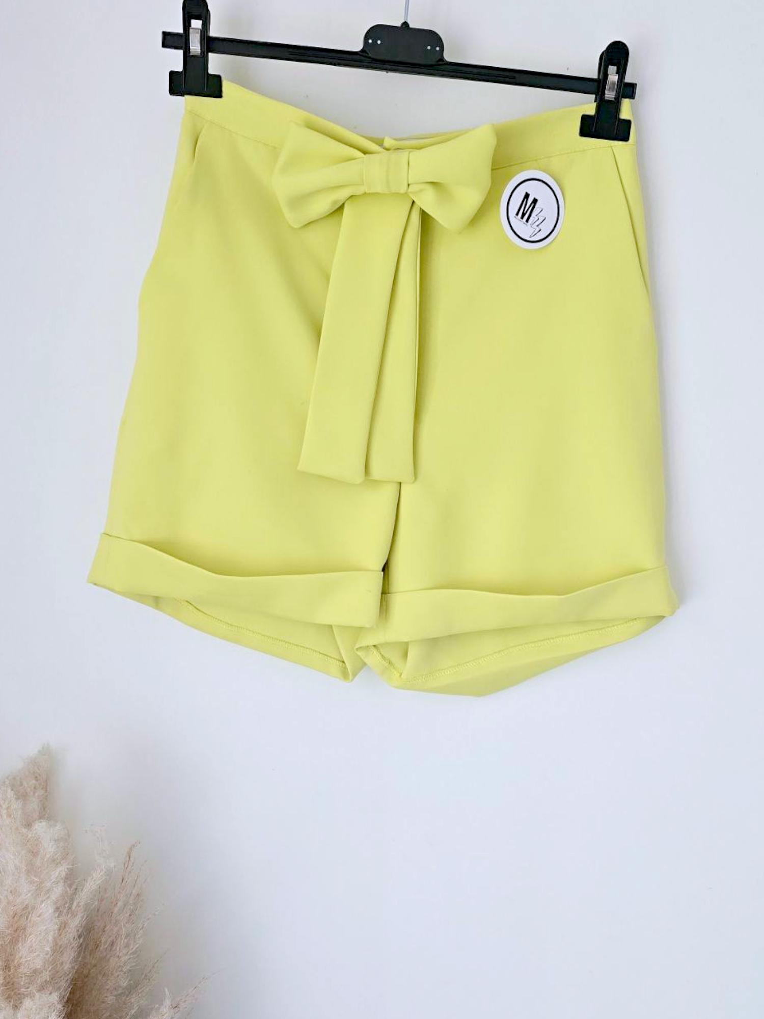Ensemble short yellow