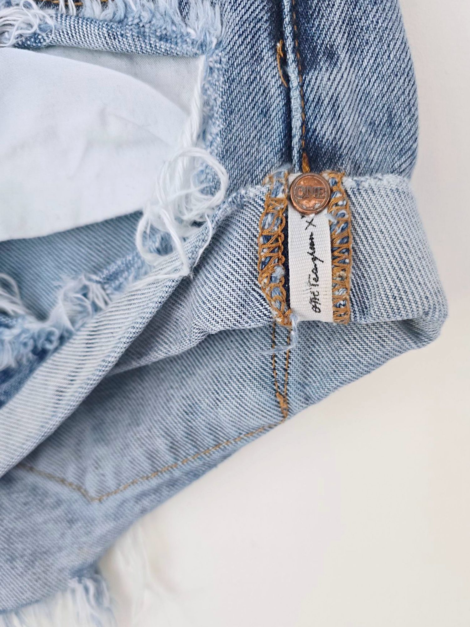 Short destroy en denim