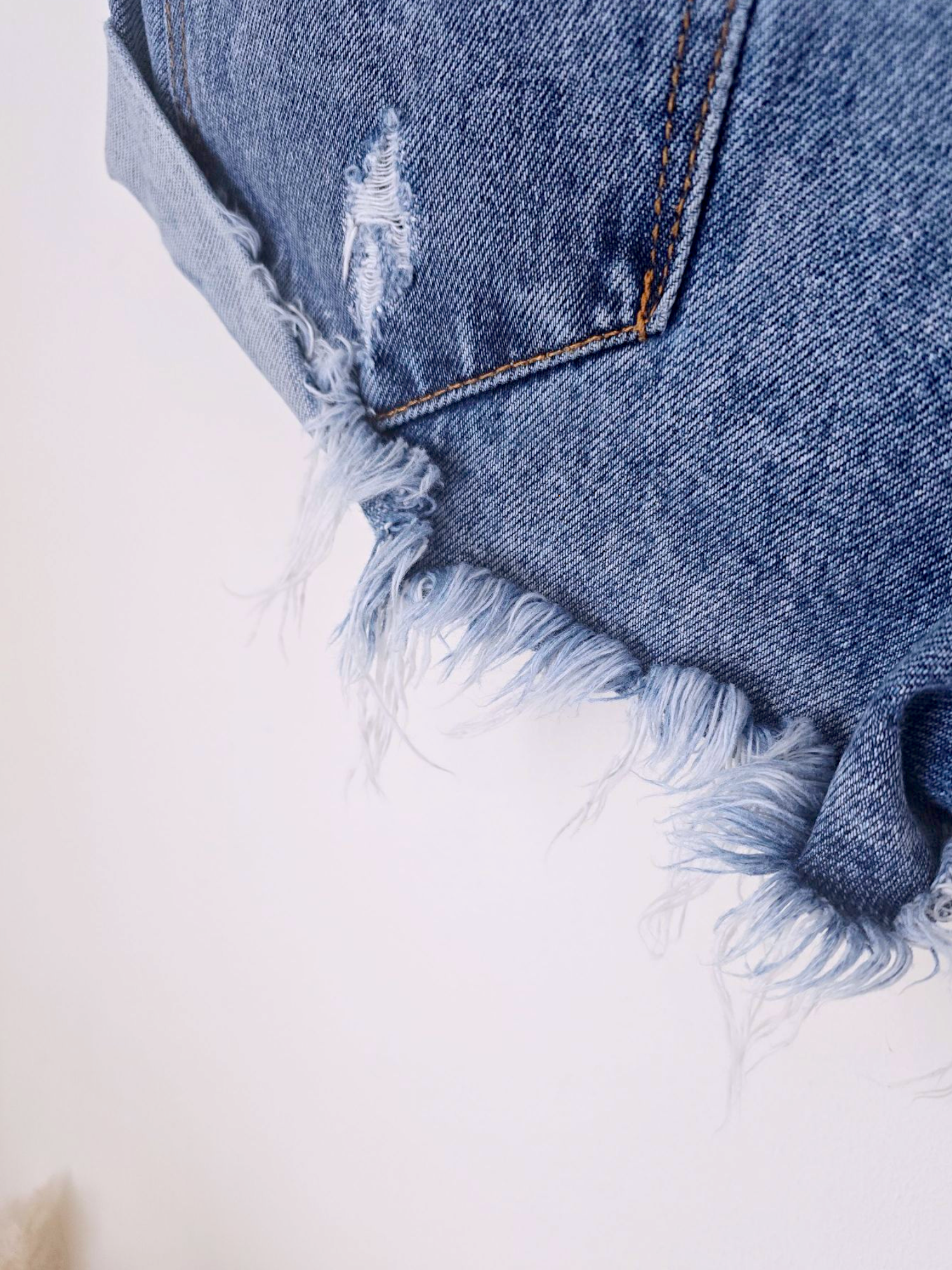 Short destroy en denim