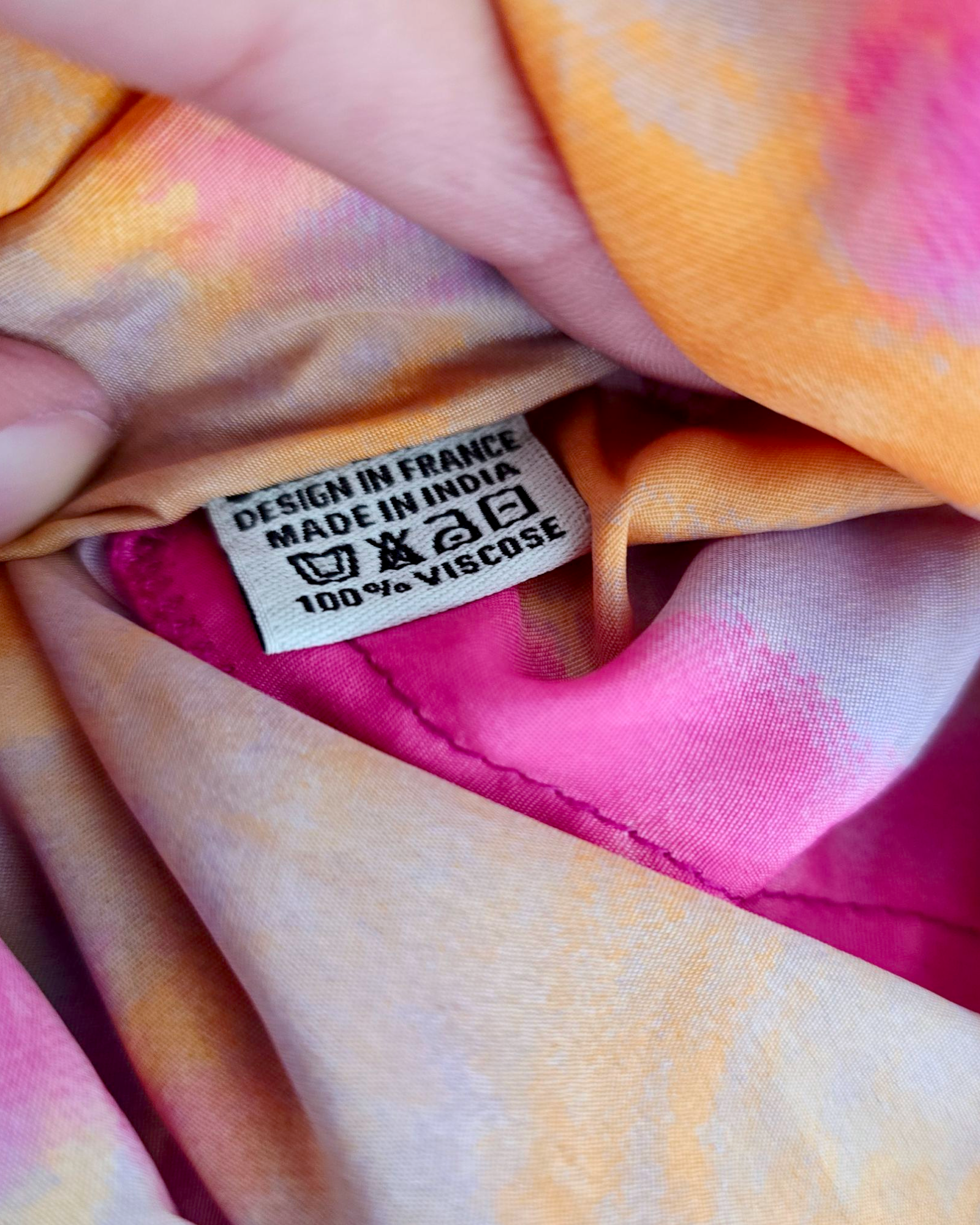 Robe tie and dye