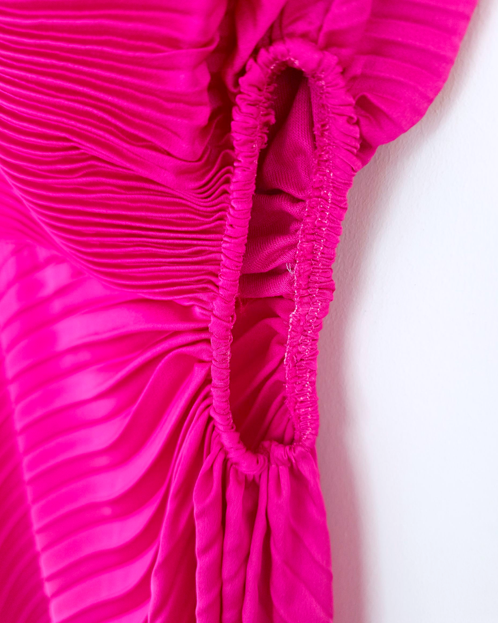 Robe asymétrique fuchsia