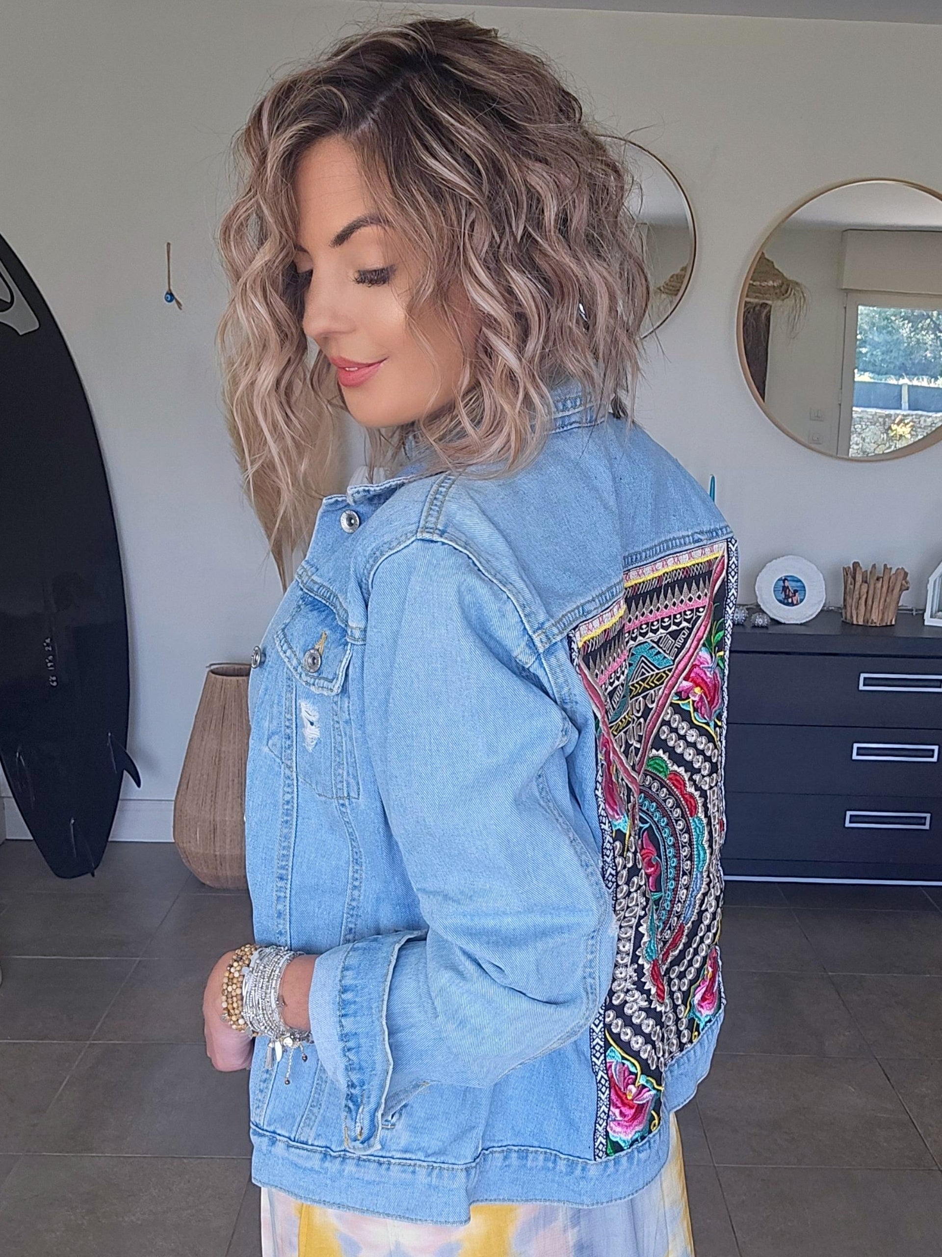 Veste en jean brodée