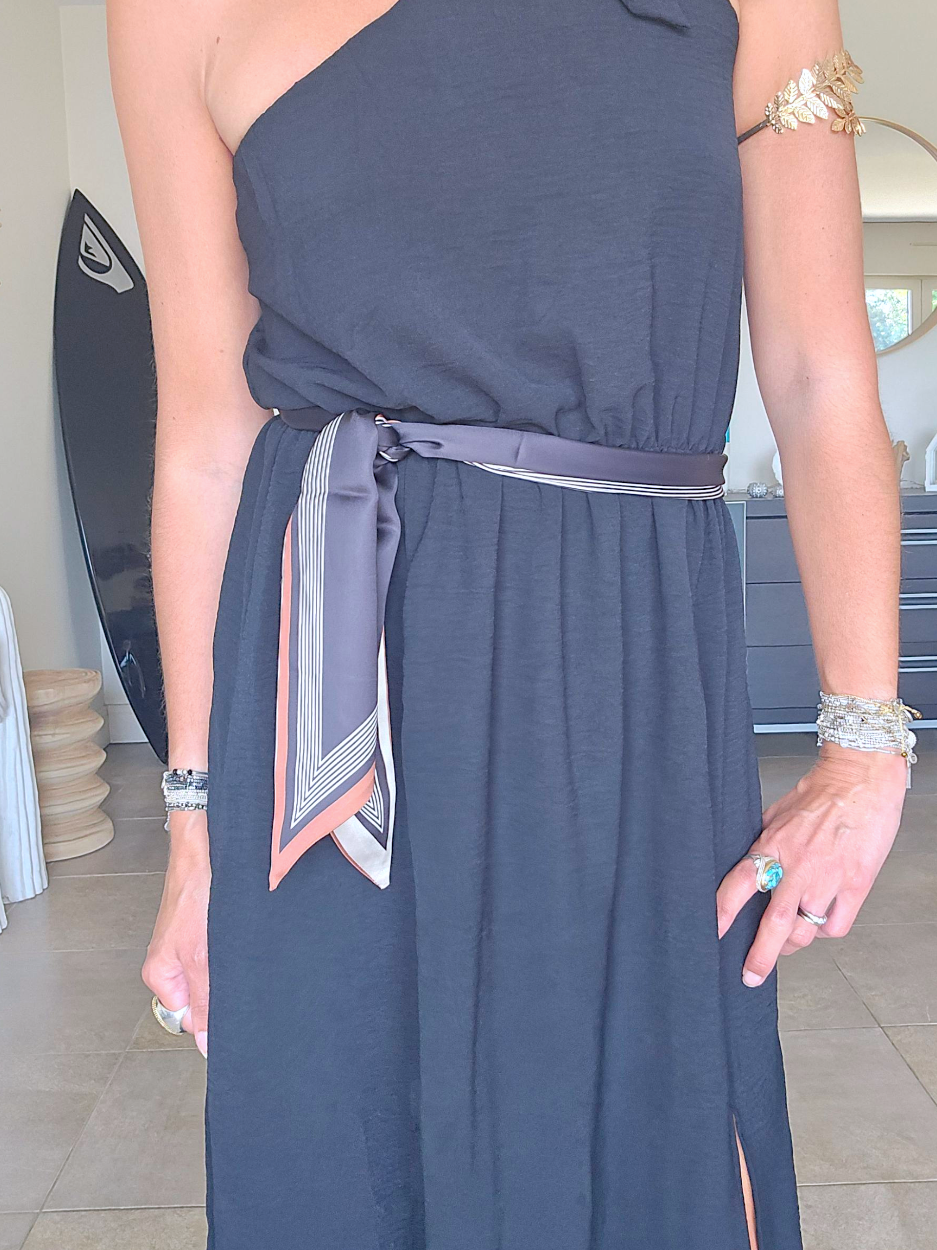 Robe asymétrique &amp; ceinture ruban