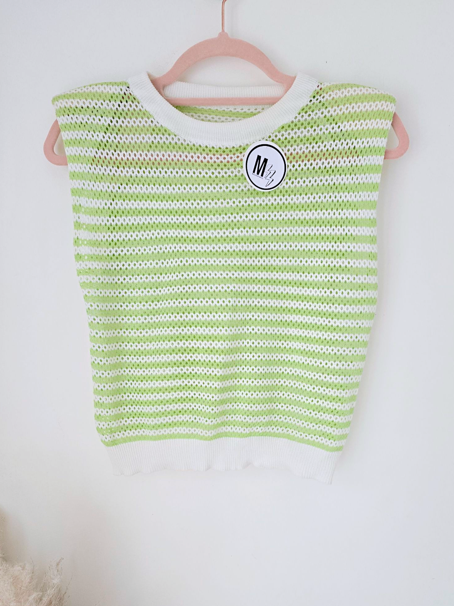 Pull crop top