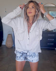 Short tie & dye gris