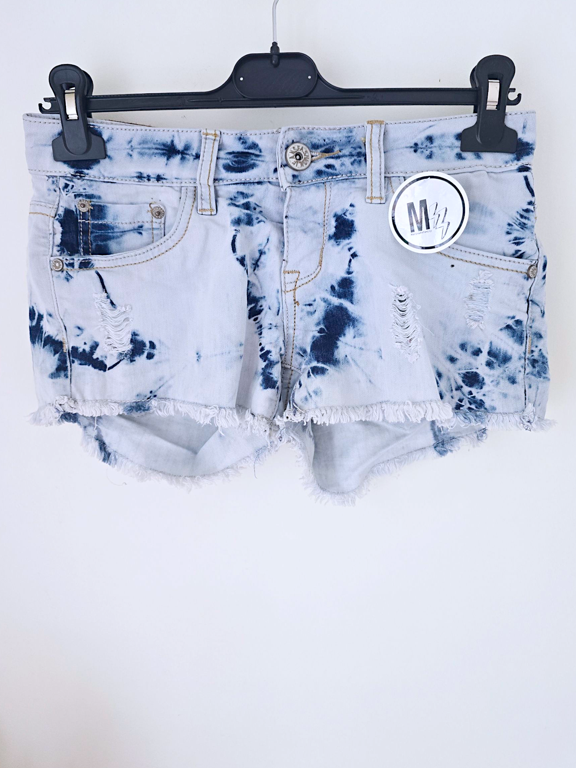 Short tie bleu