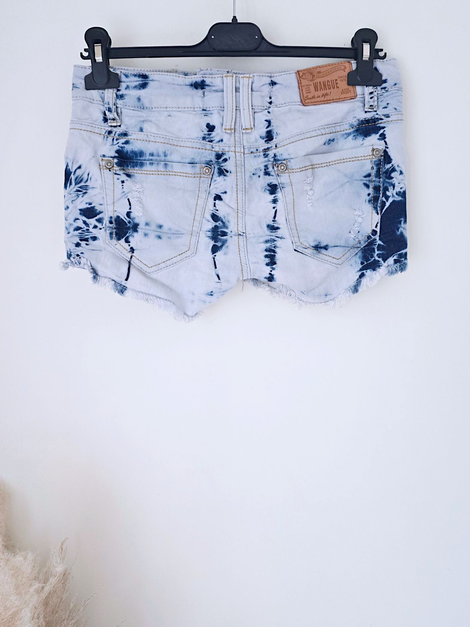 Short tie bleu