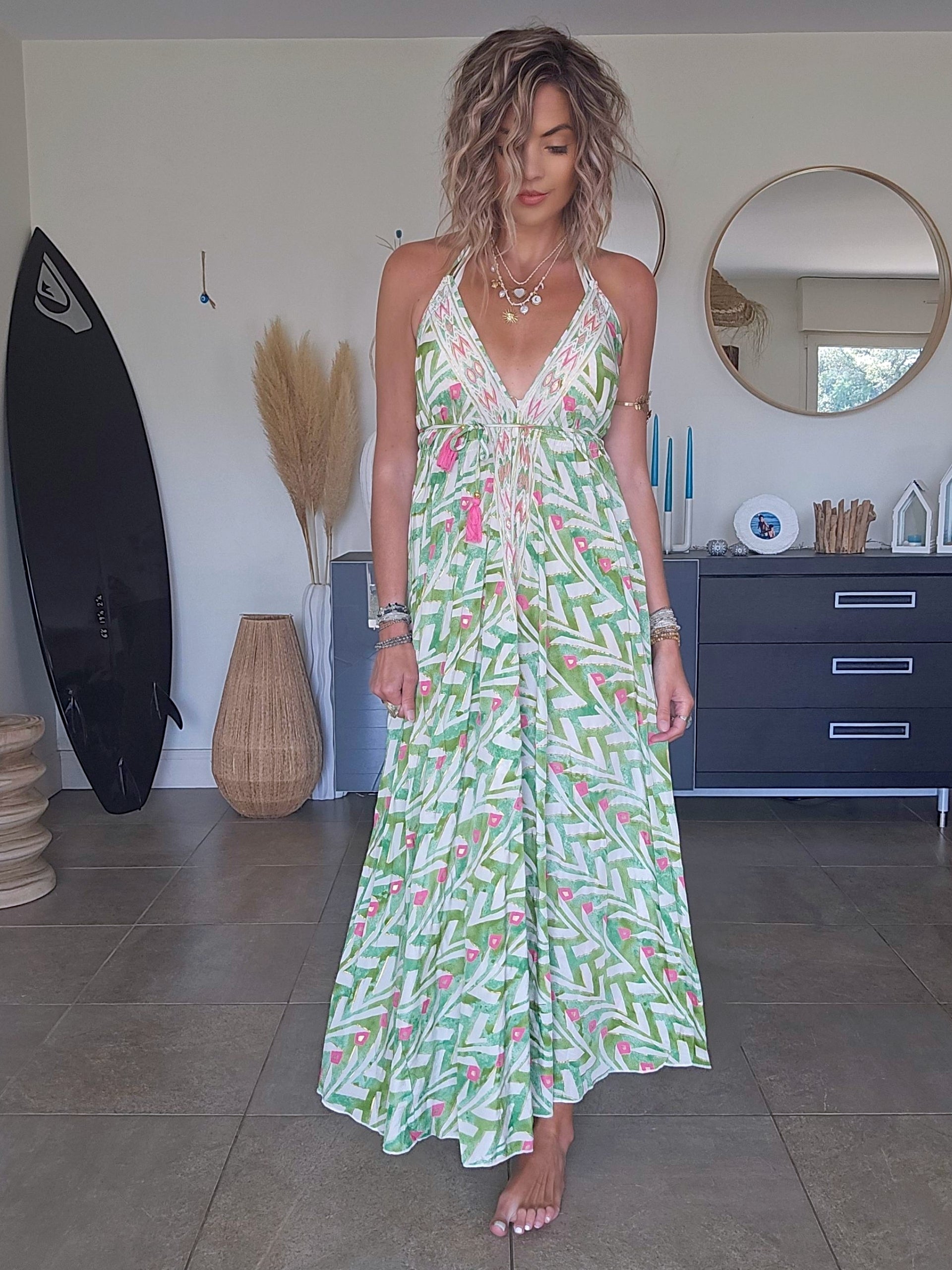 Robe verte dos nu en soie