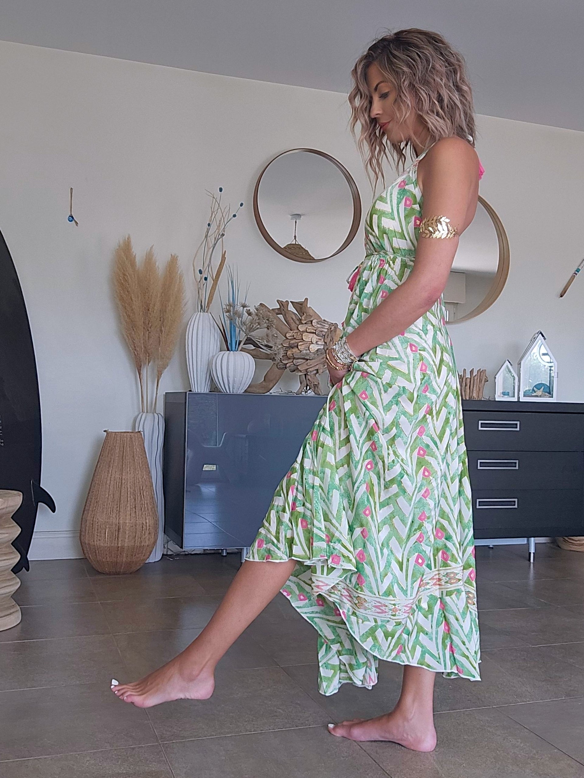 Robe verte dos nu en soie