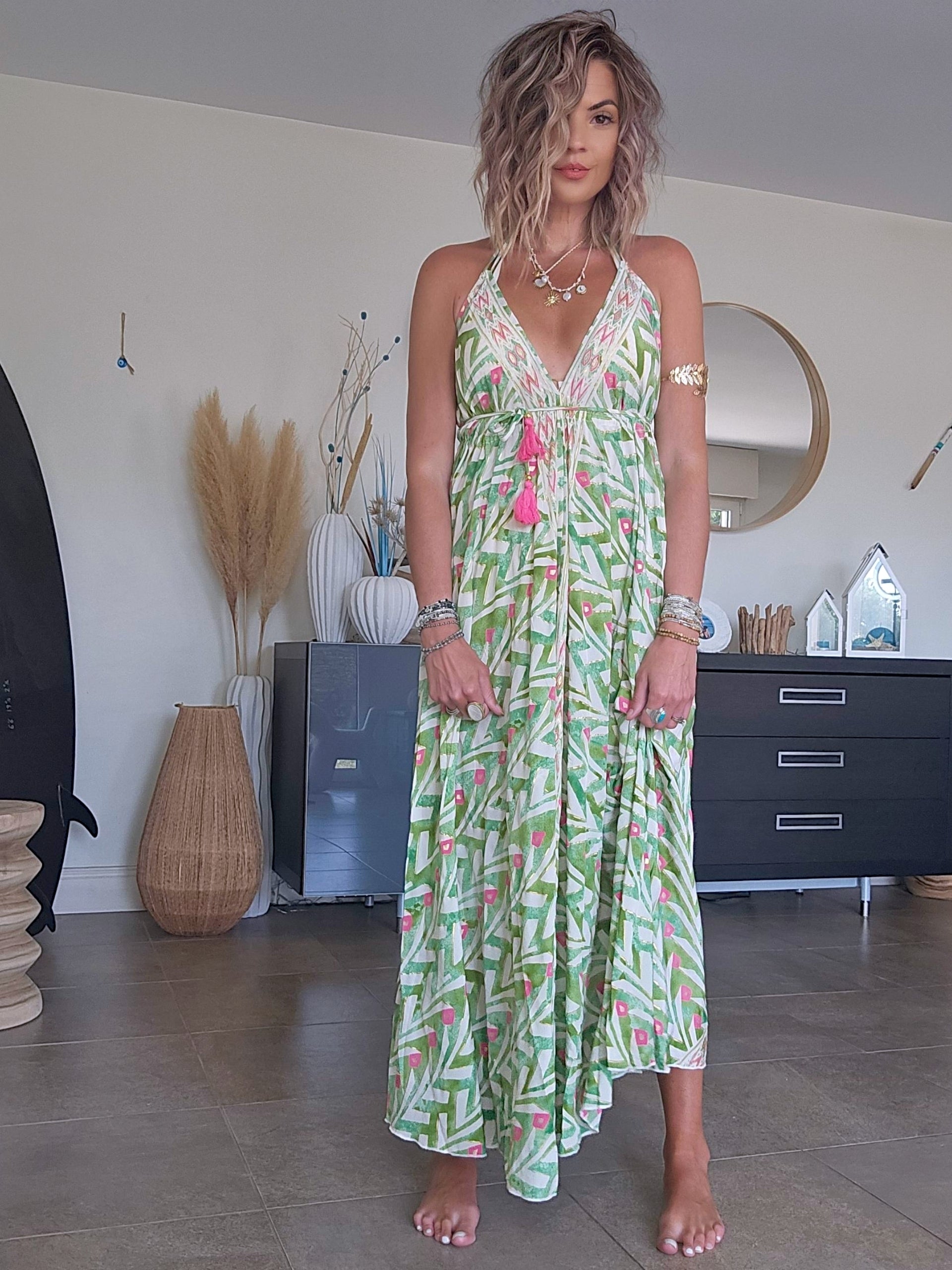 Robe verte dos nu en soie
