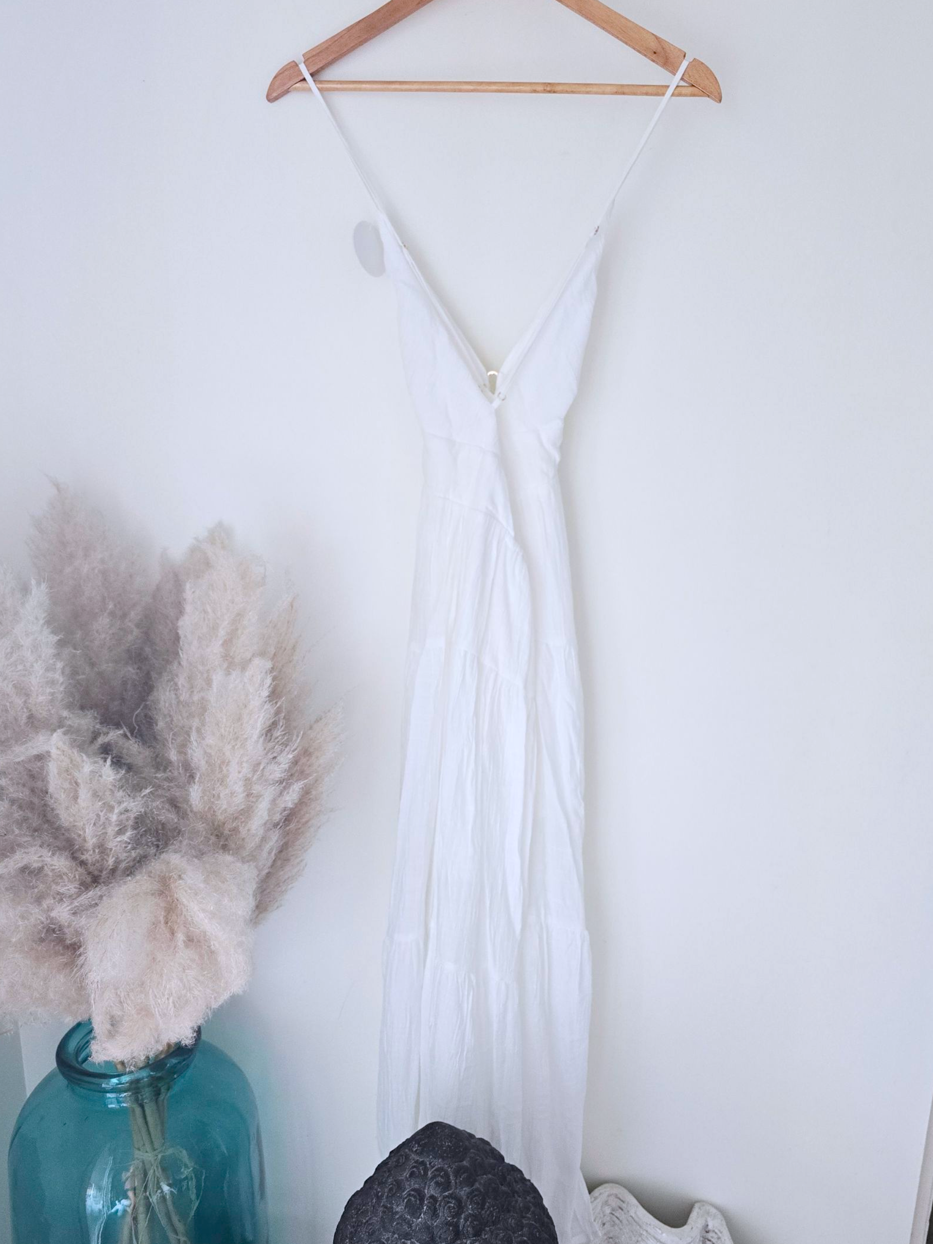 Robe White