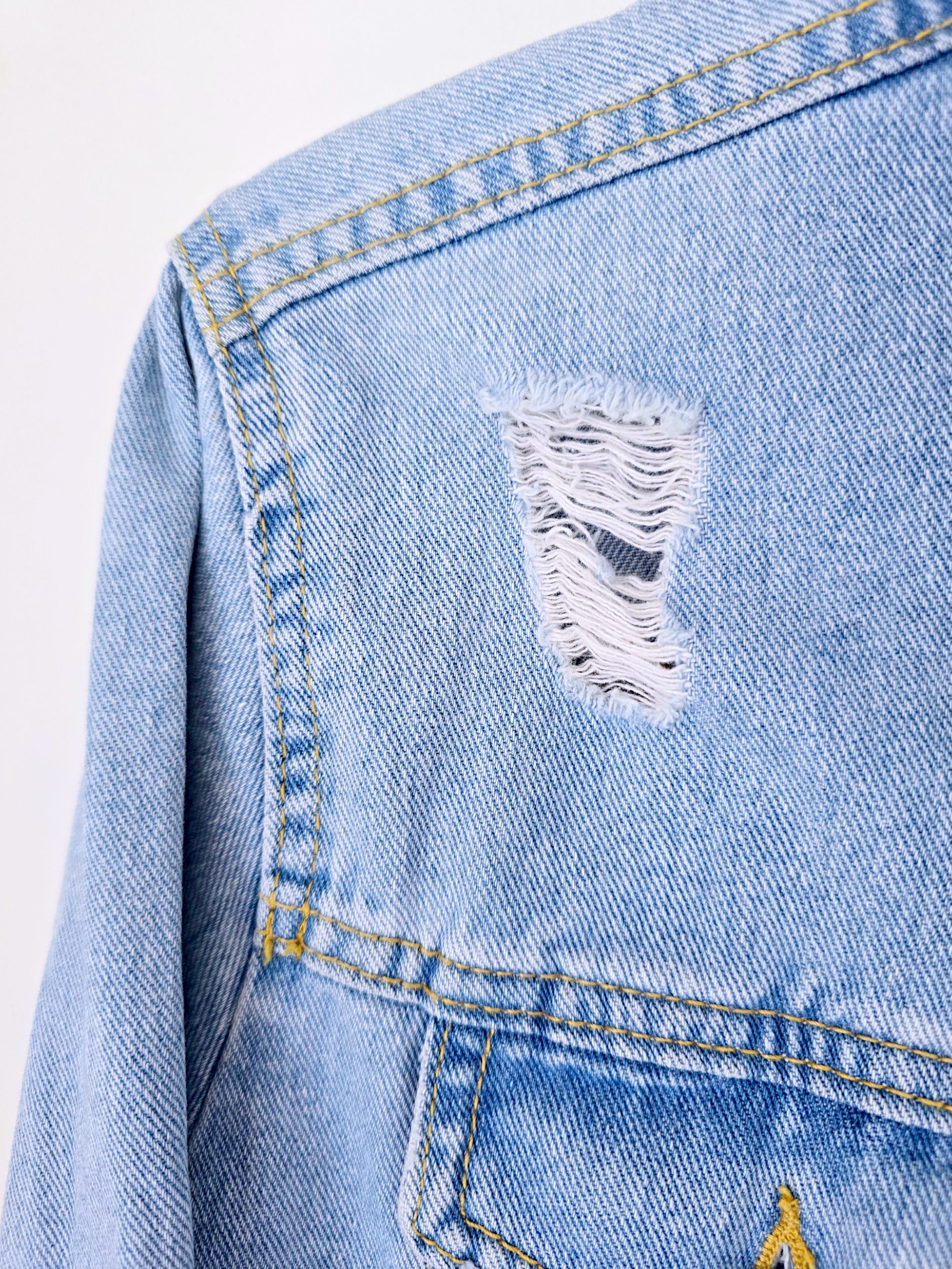 Veste en jean brodée