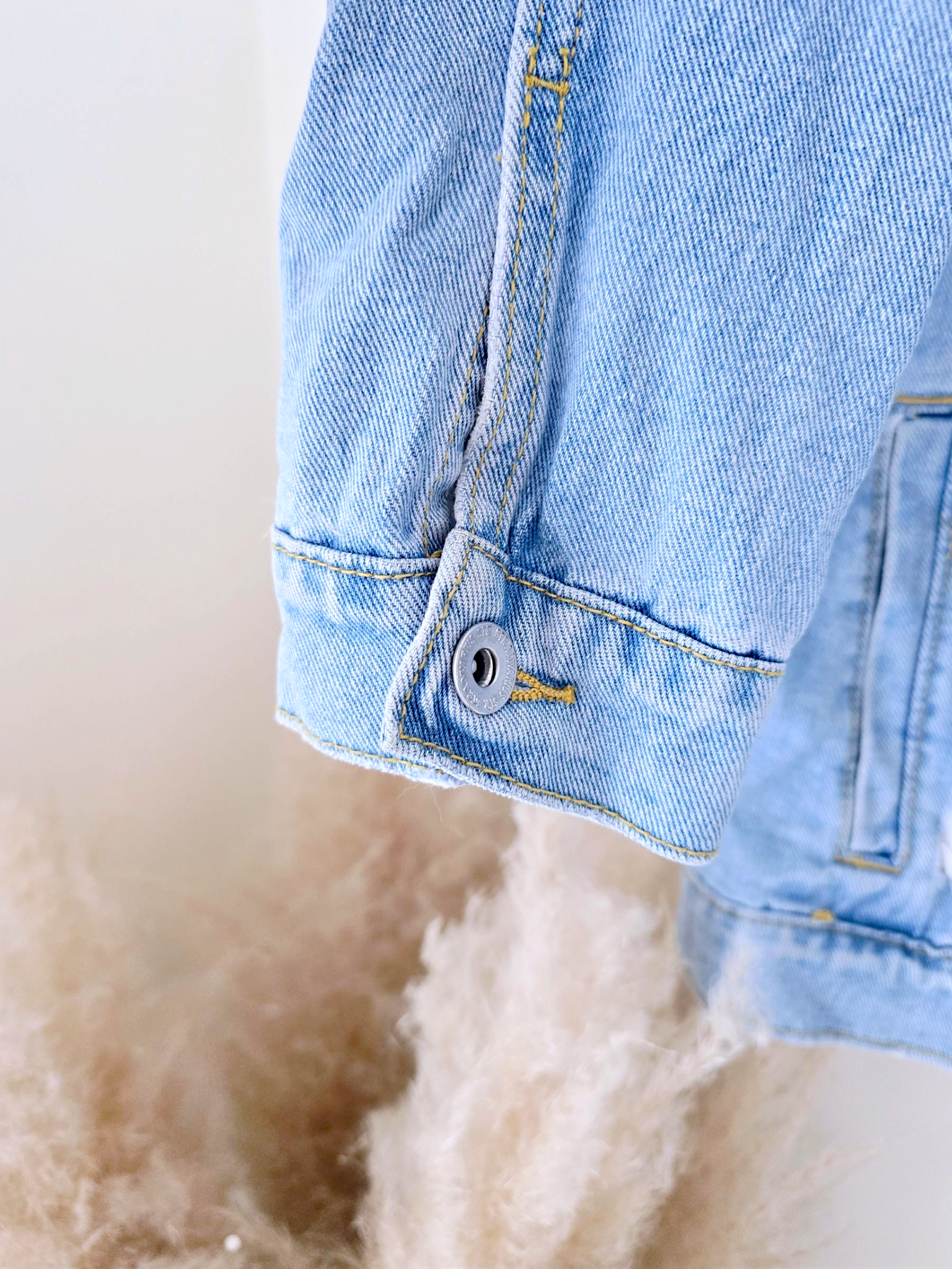 Veste en jean brodée