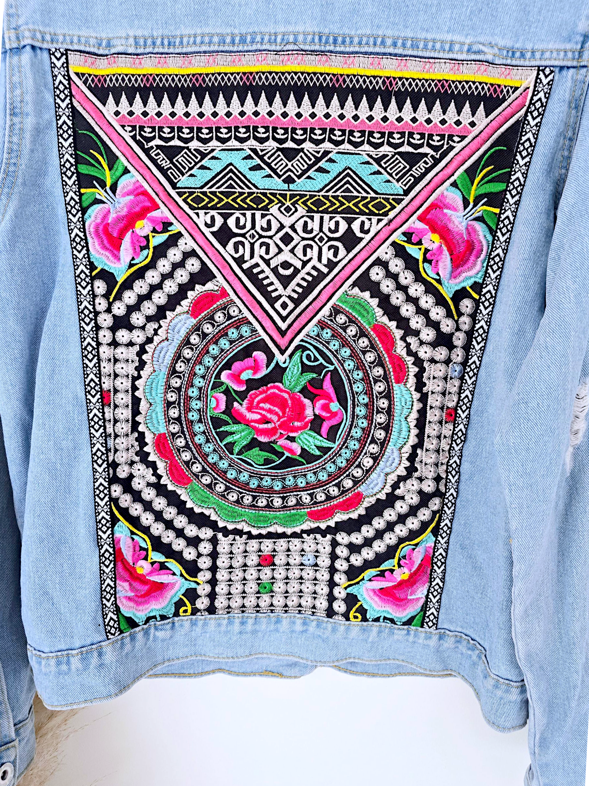 Veste en jean brodée