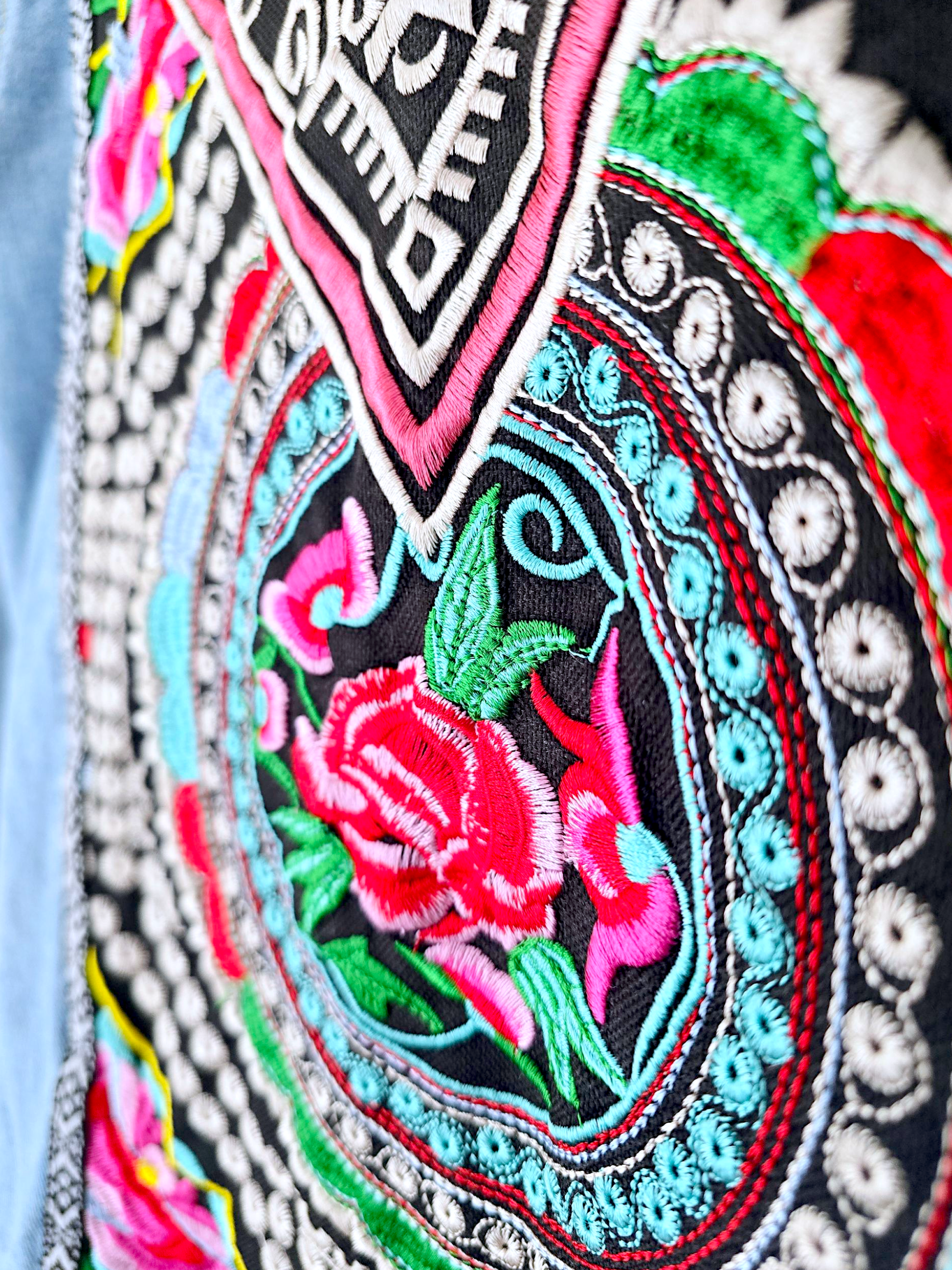 Veste en jean brodée