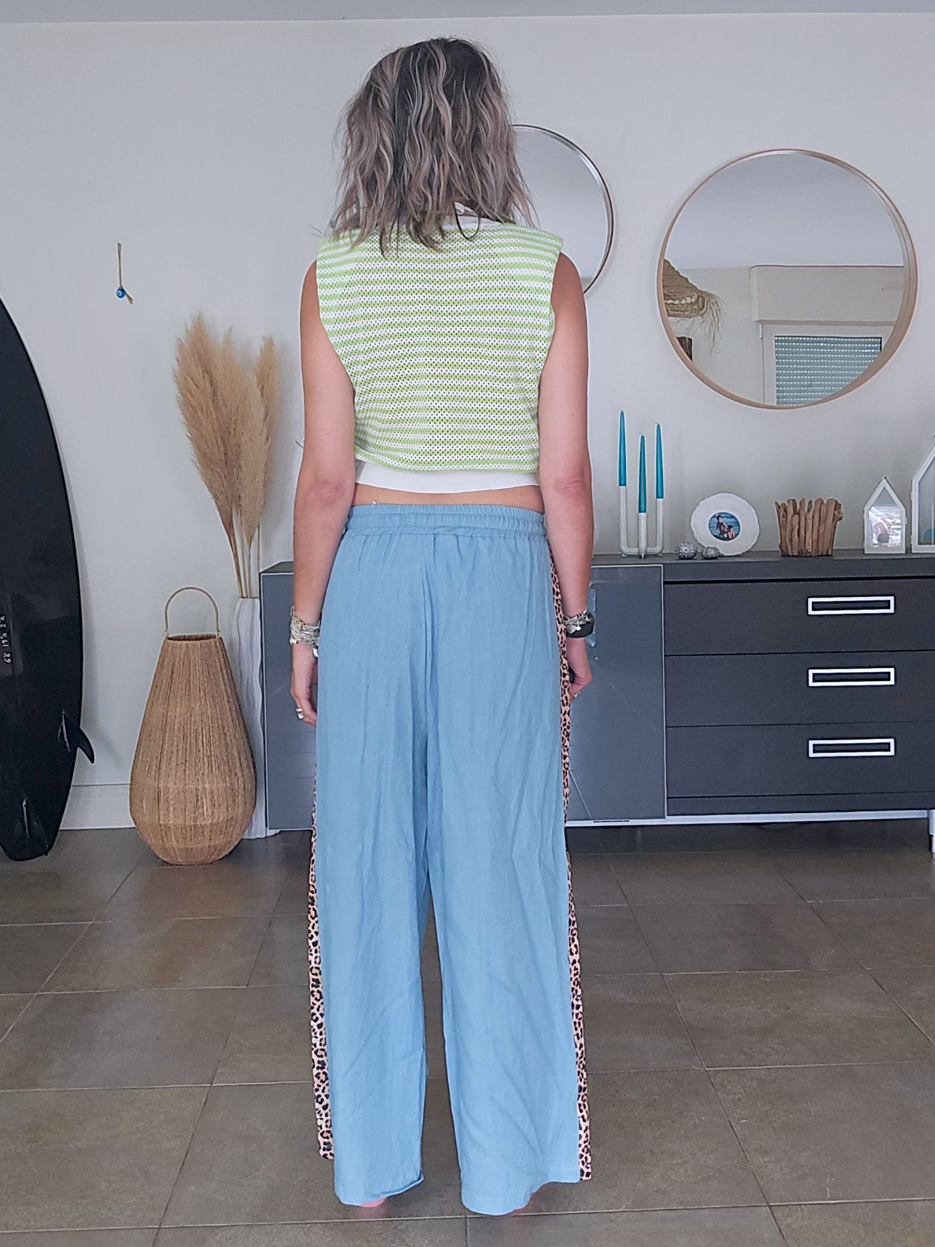 Pull crop top