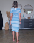Robe bleue à  rayures
