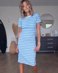 Robe bleue à  rayures