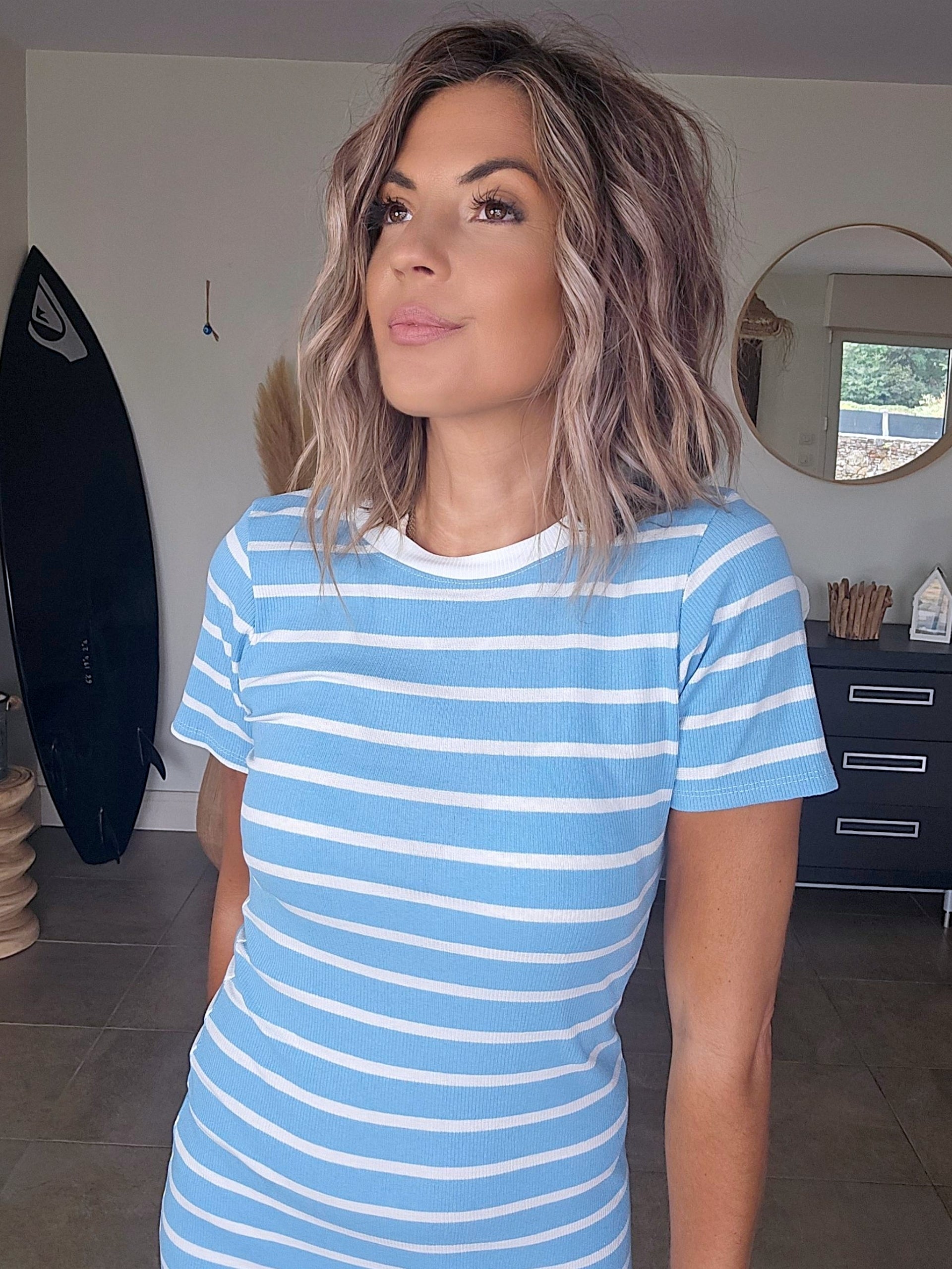 Robe bleue à  rayures