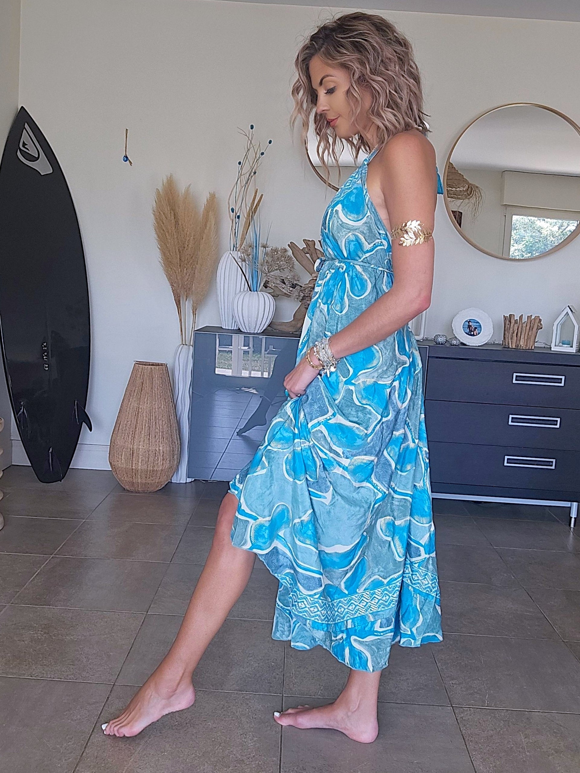 Robe bleue dos nu en soie