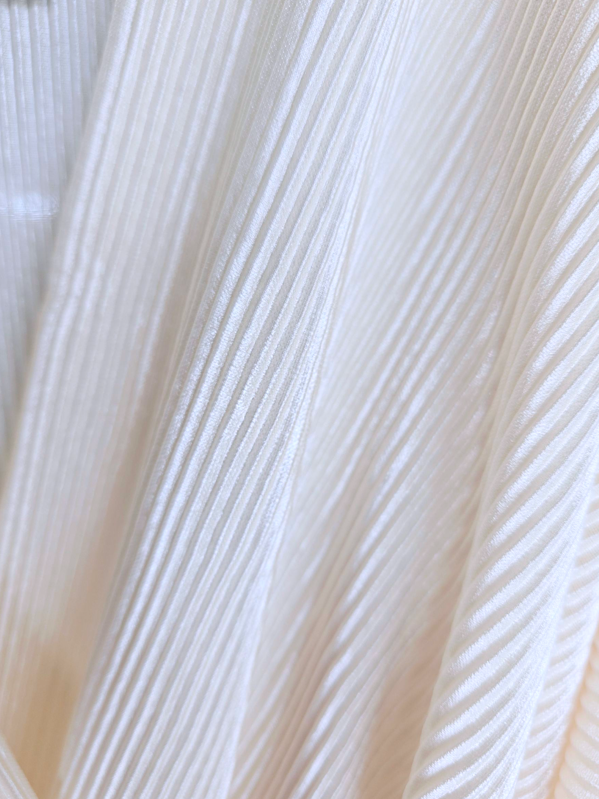 Robe irisée écrue