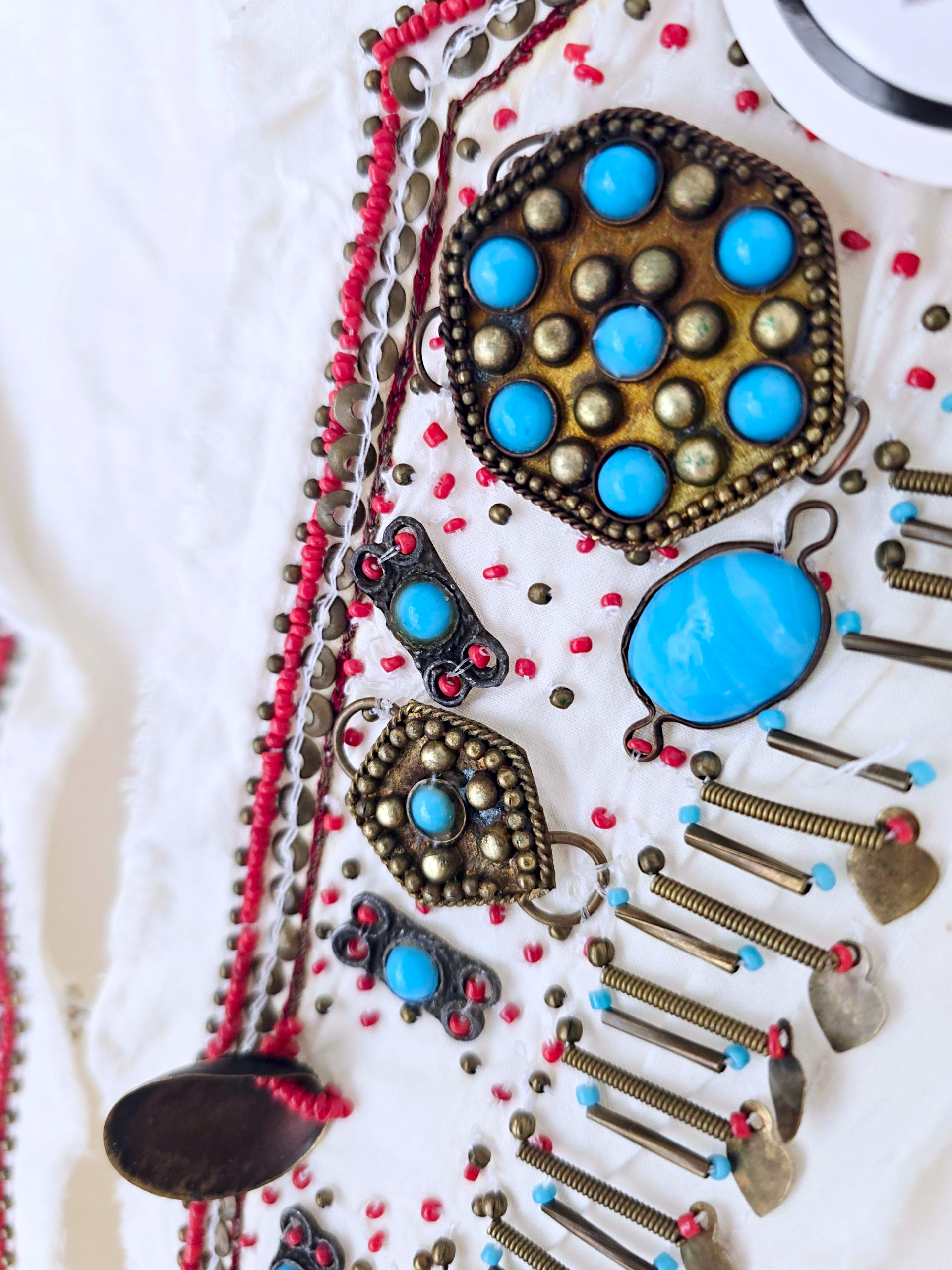 T-shirt hippie à perles