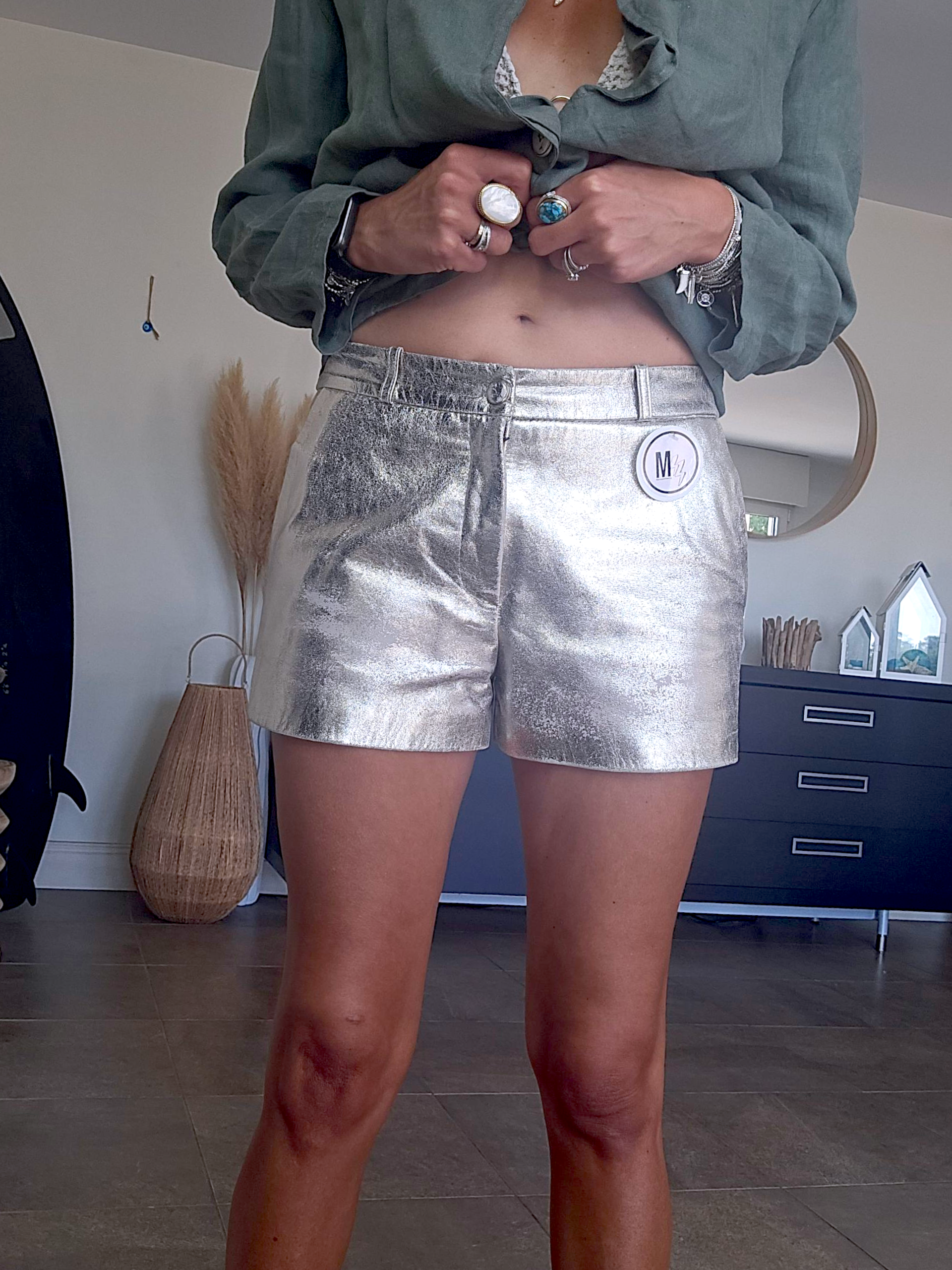 Short star en cuir
