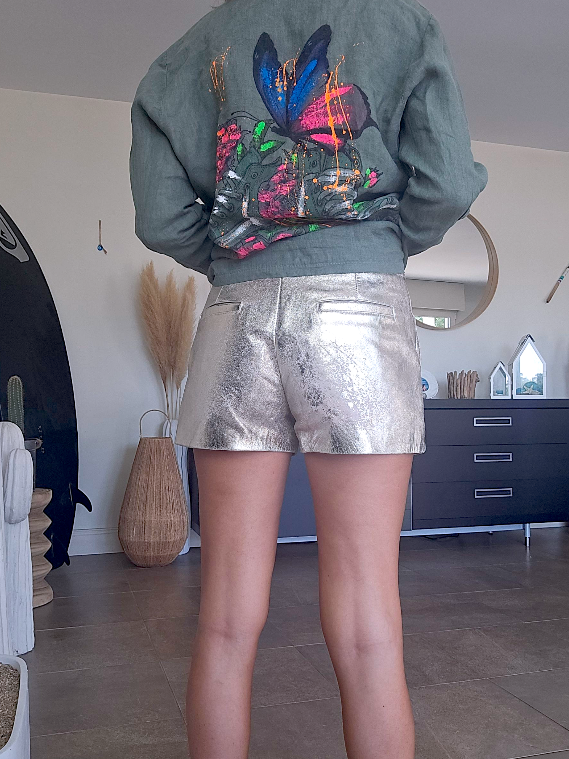 Short star en cuir