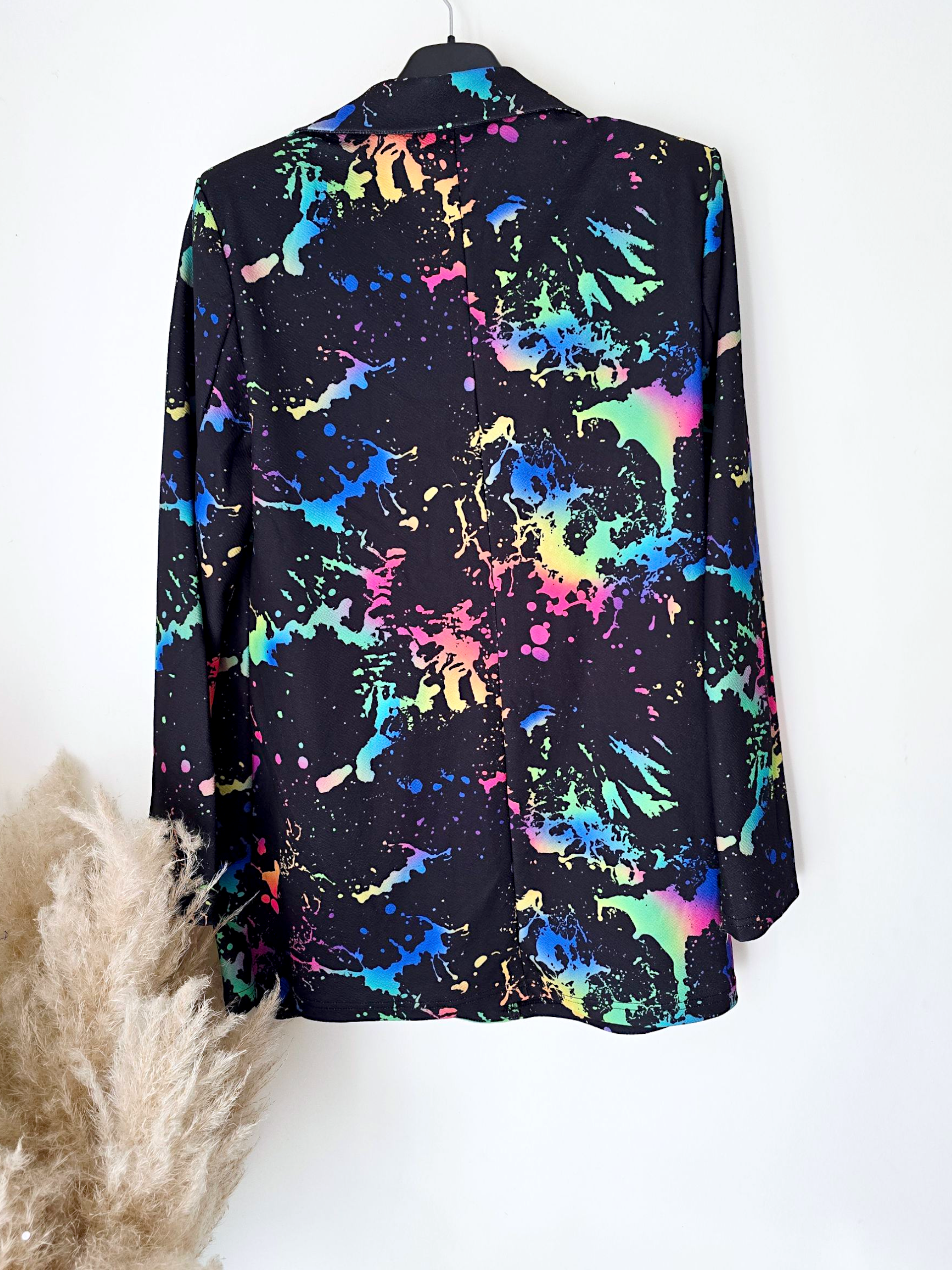 Veste noire tags fluo