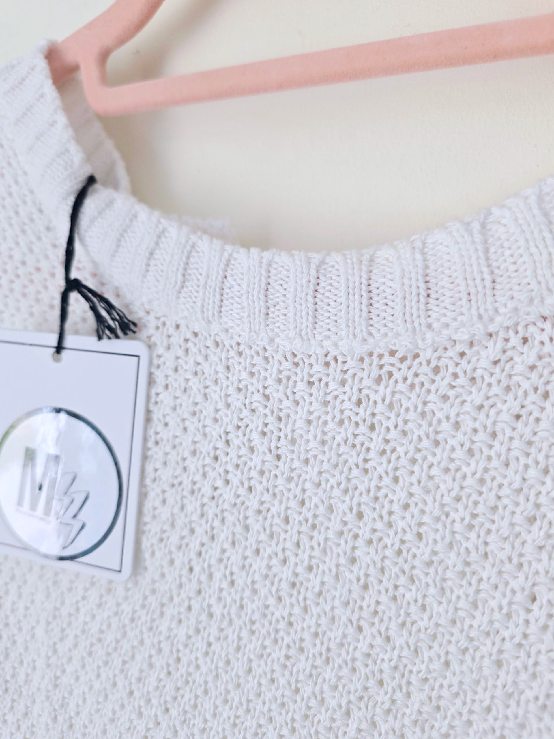 Pull blanc dos ouvert