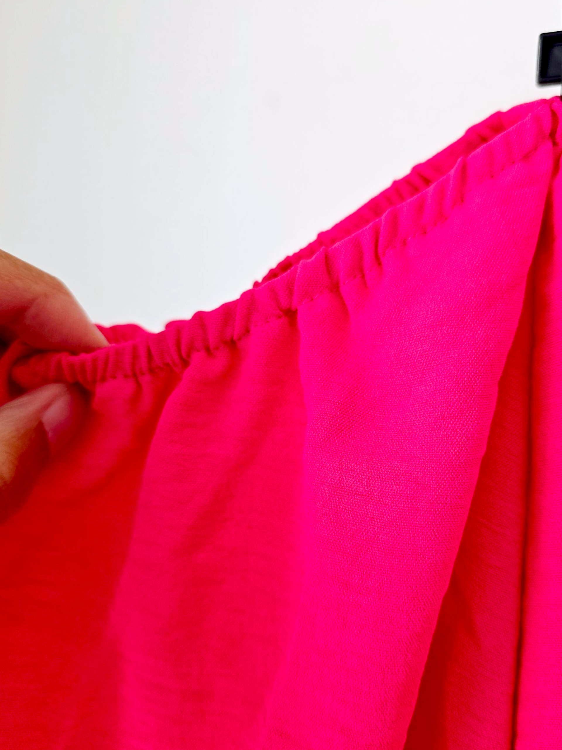 Blouse fuchsia épaules dénudées