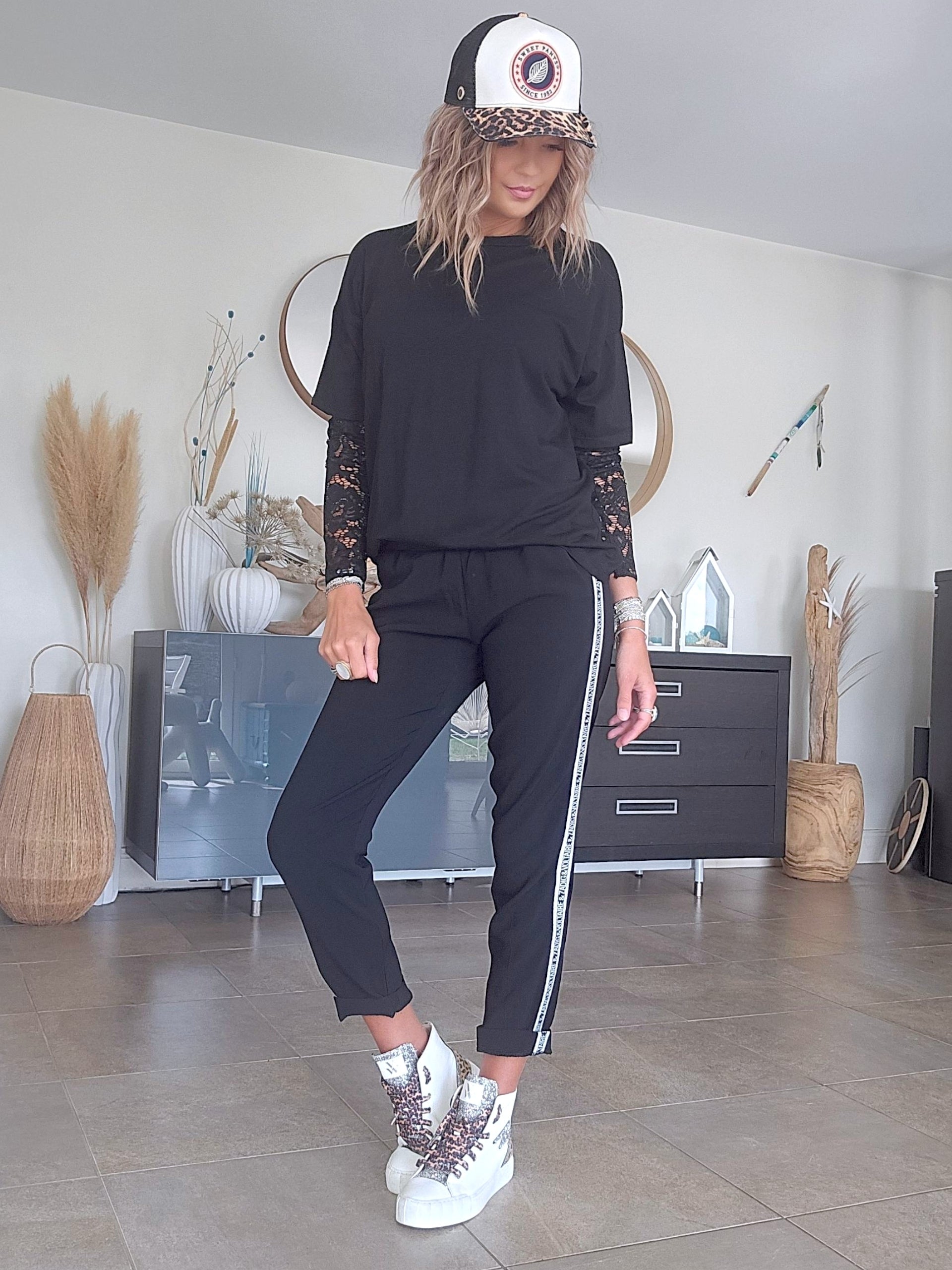 T-shirt noir superposition