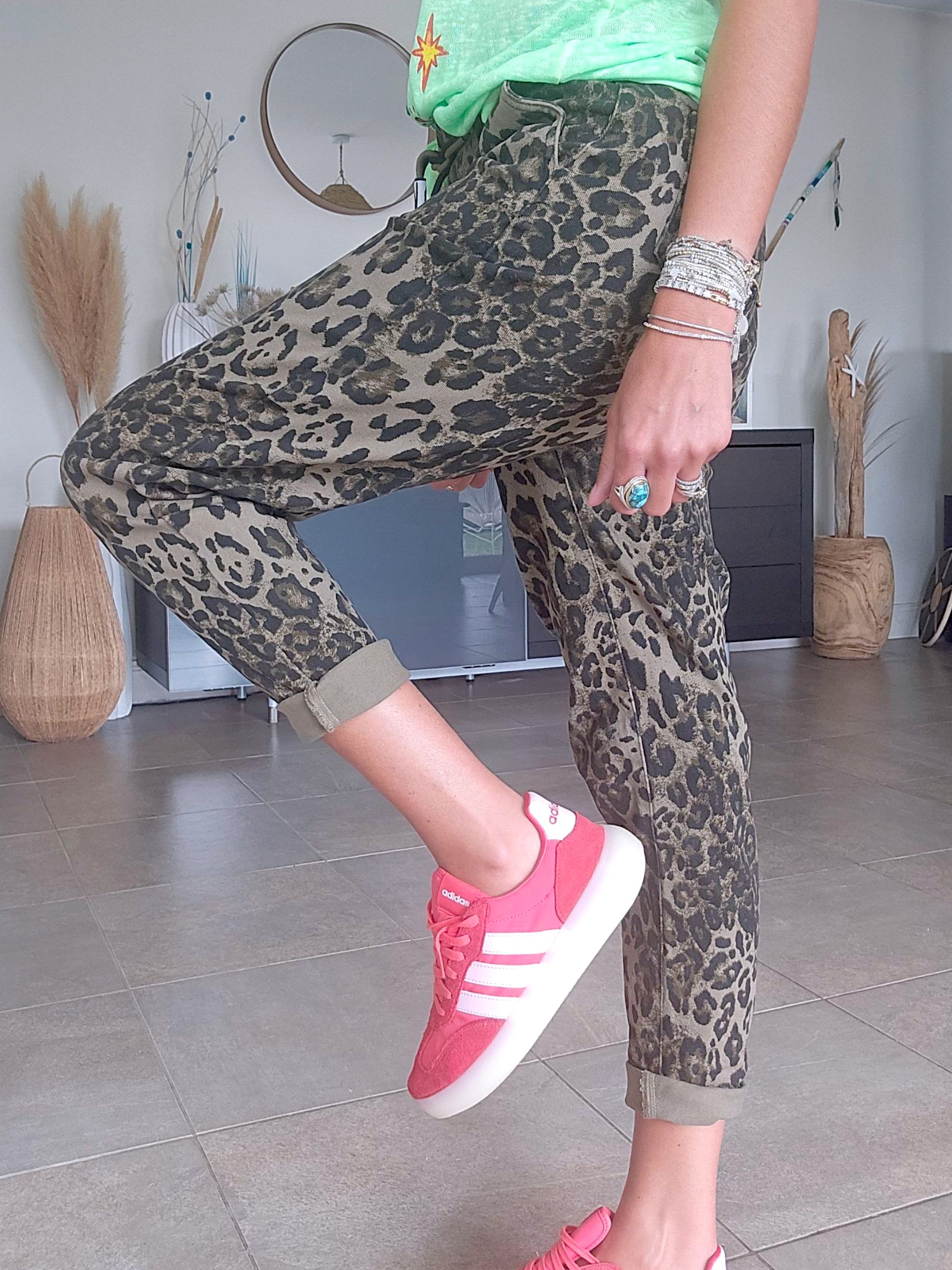 Pantalon jeeging léopard kaki