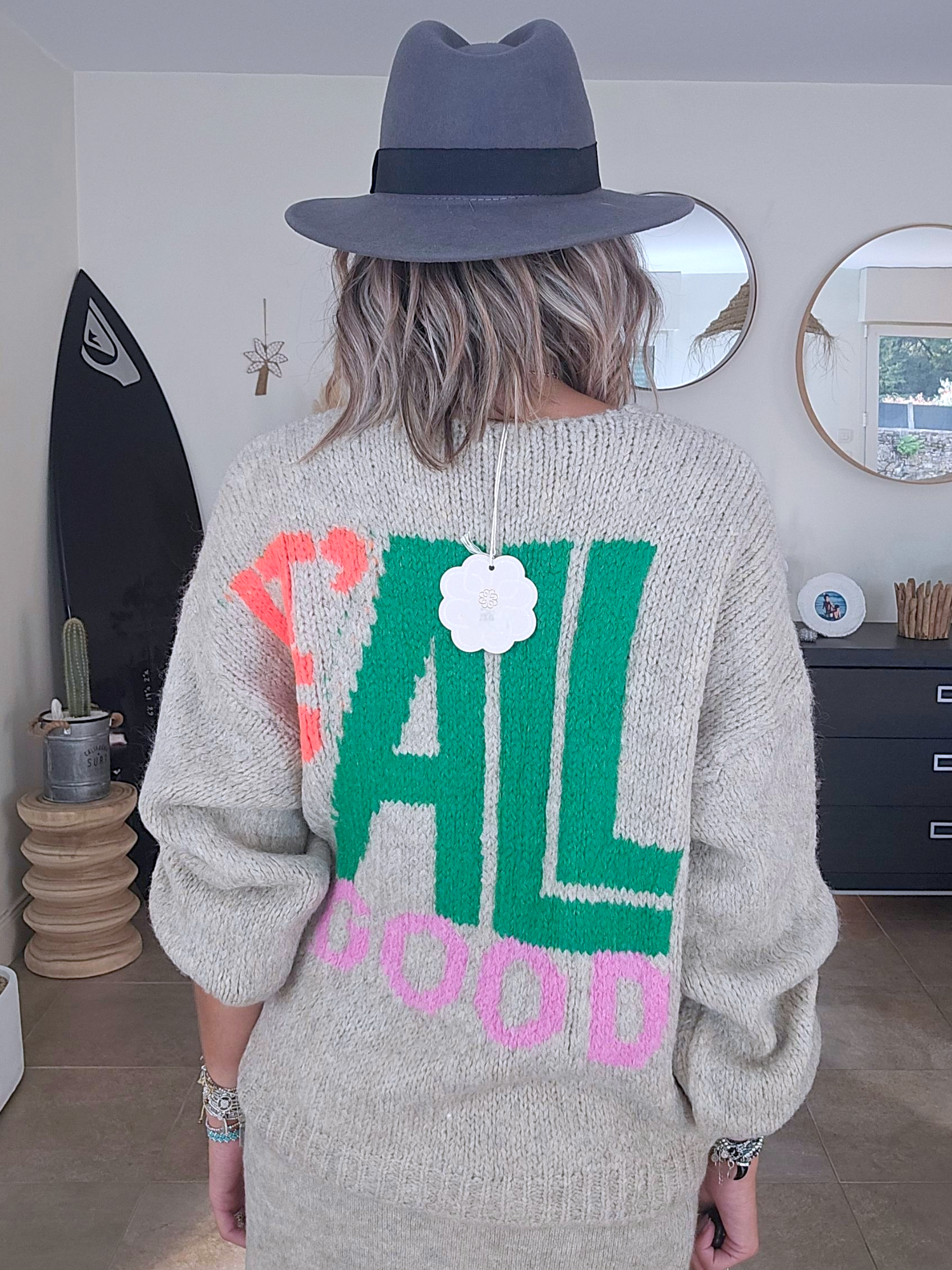 Pull beige smiley rose