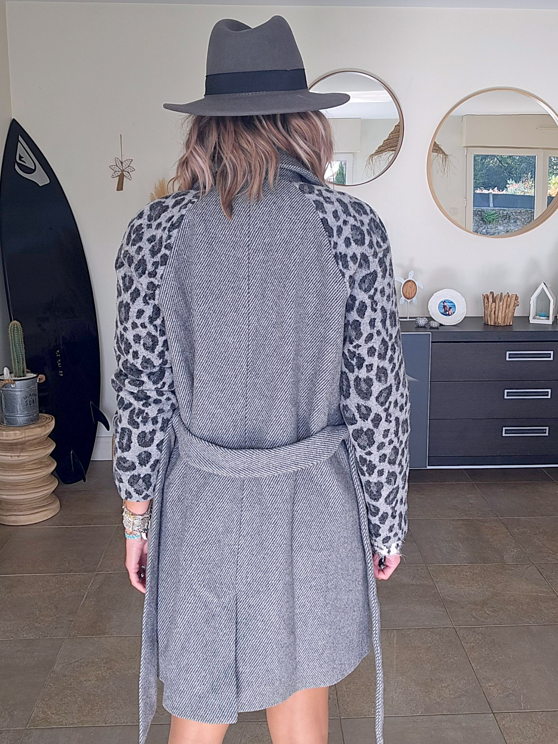 Manteau chevron et léopard gris
