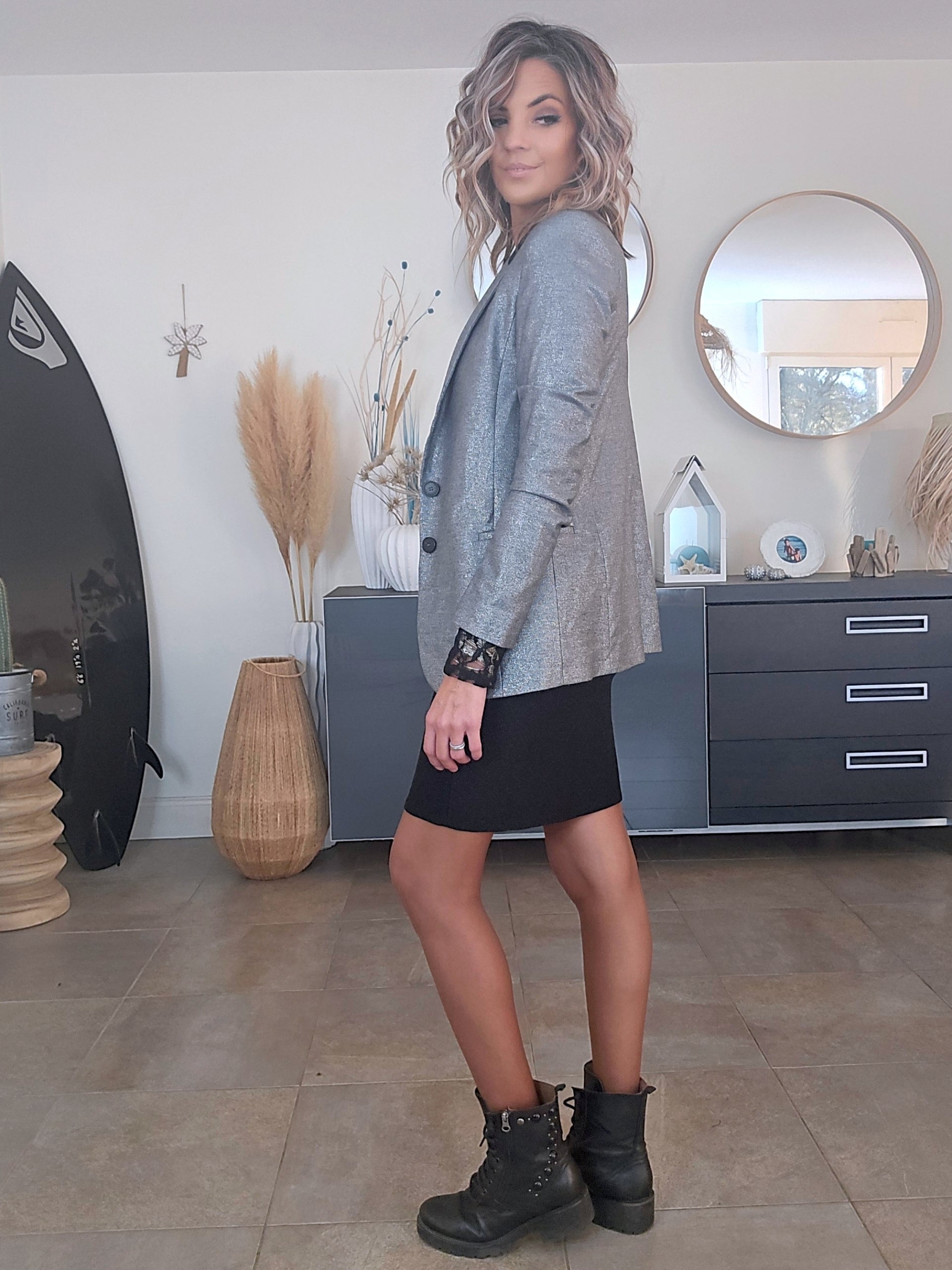 Veste cintrée grise argentée à col noir - 𝐌𝐚𝐫𝐢𝐧𝐚𝟒𝟒𝐟𝐚𝐦𝐢𝐥𝐲