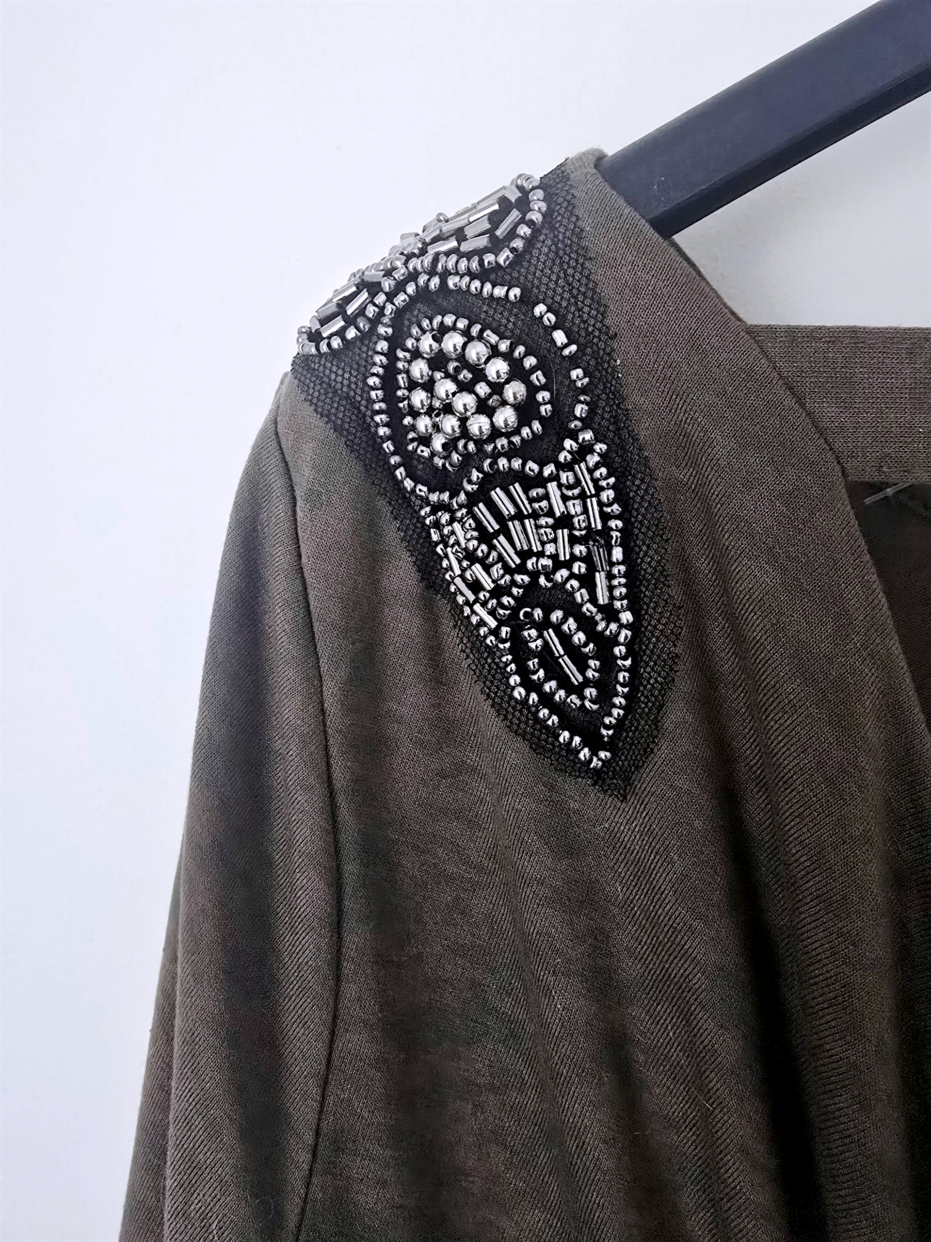 T-shirt kaki bijoux perles