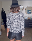 Cardigan léopard noir et blanc
