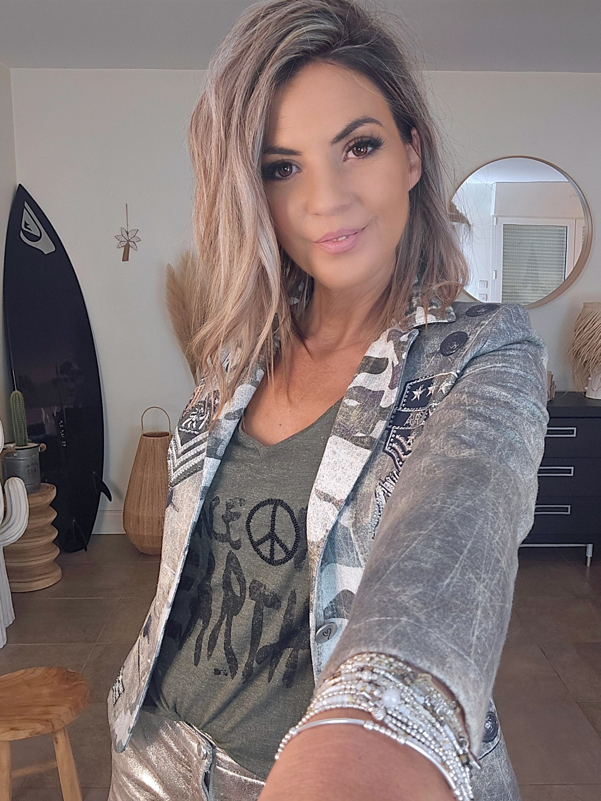 Veste cintrée esprit militaire avec strass