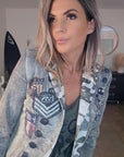 Veste cintrée esprit militaire avec strass