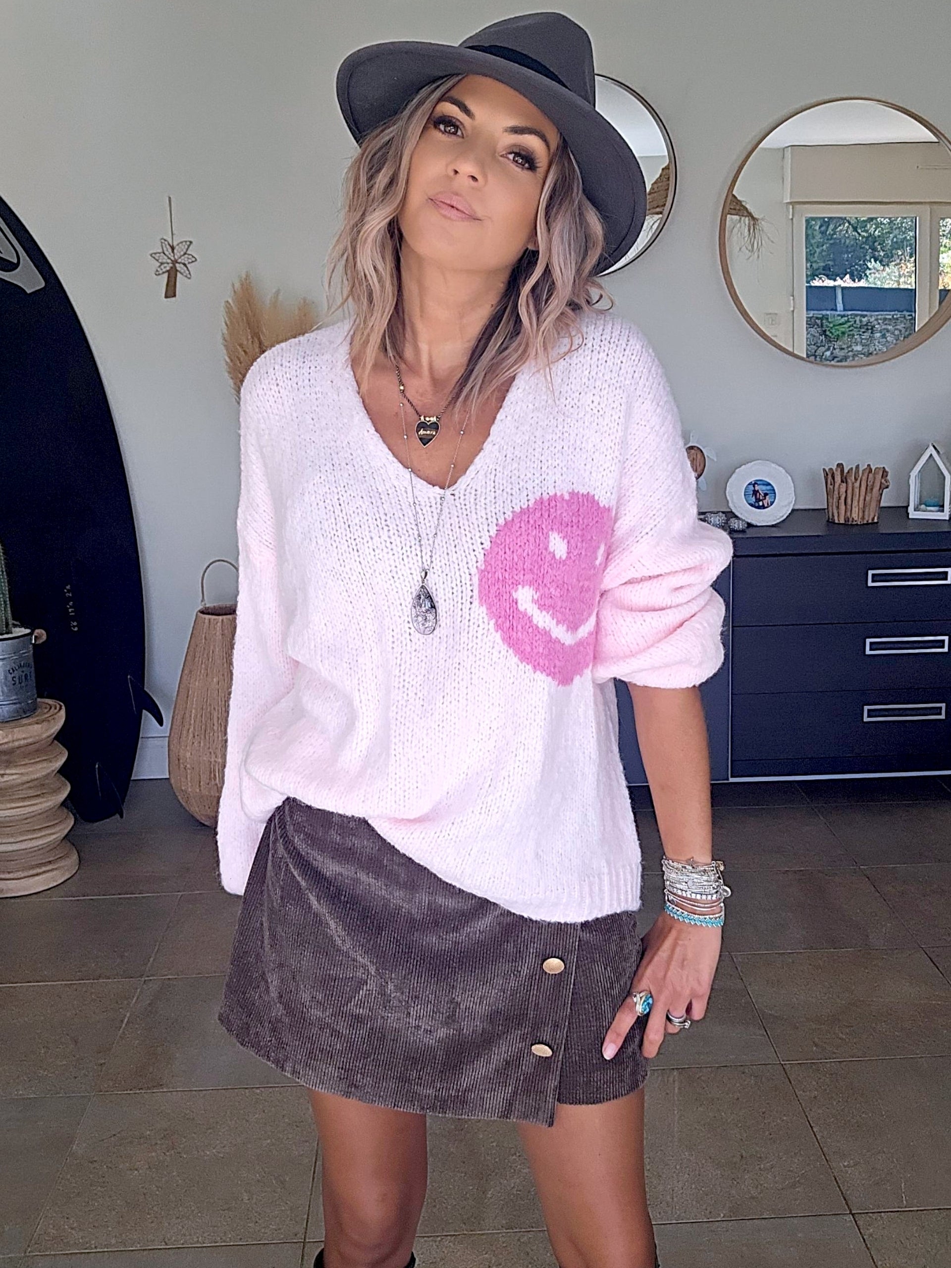 Pull rose smiley rose - 𝐌𝐚𝐫𝐢𝐧𝐚𝟒𝟒𝐟𝐚𝐦𝐢𝐥𝐲