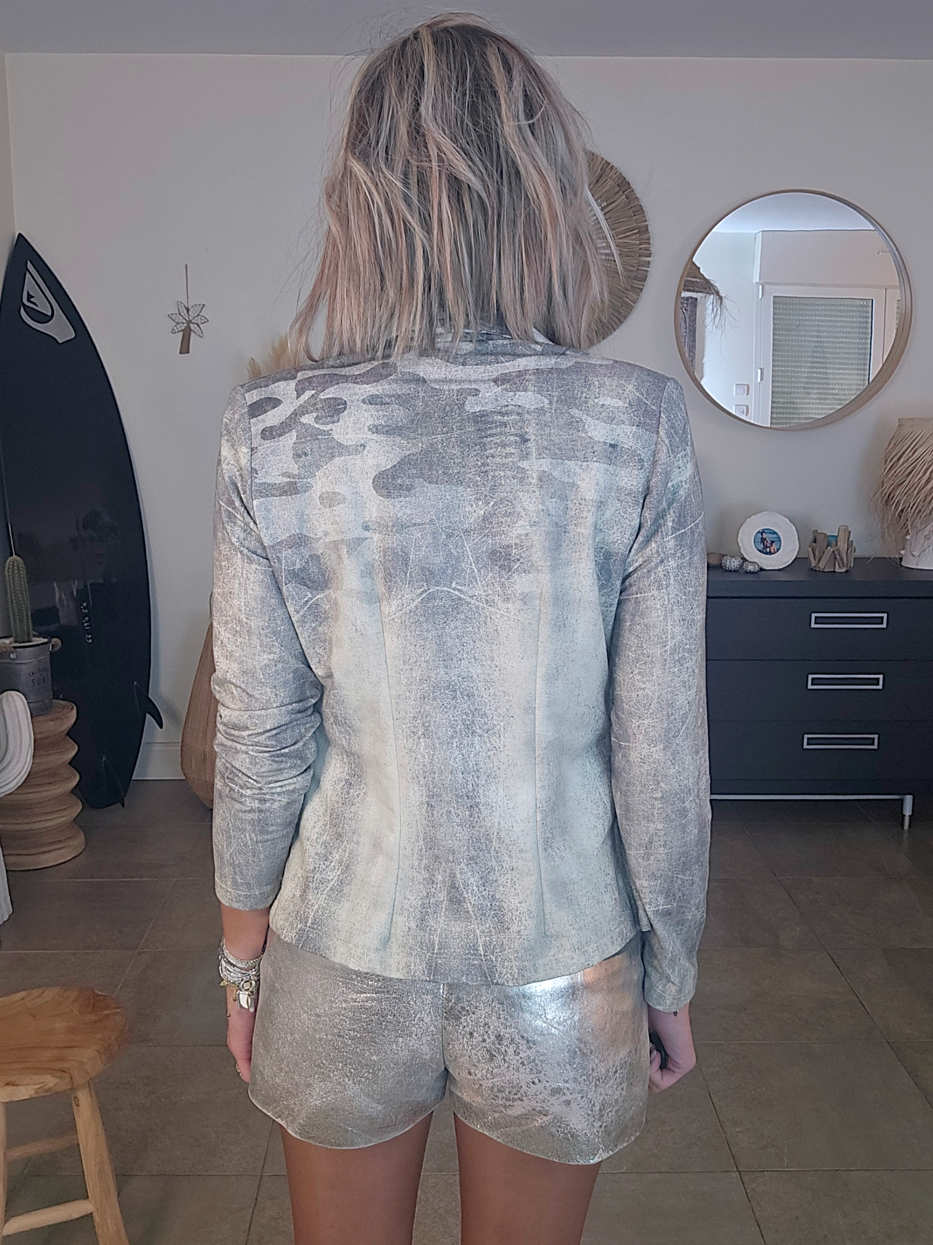 Veste cintrée esprit militaire avec strass