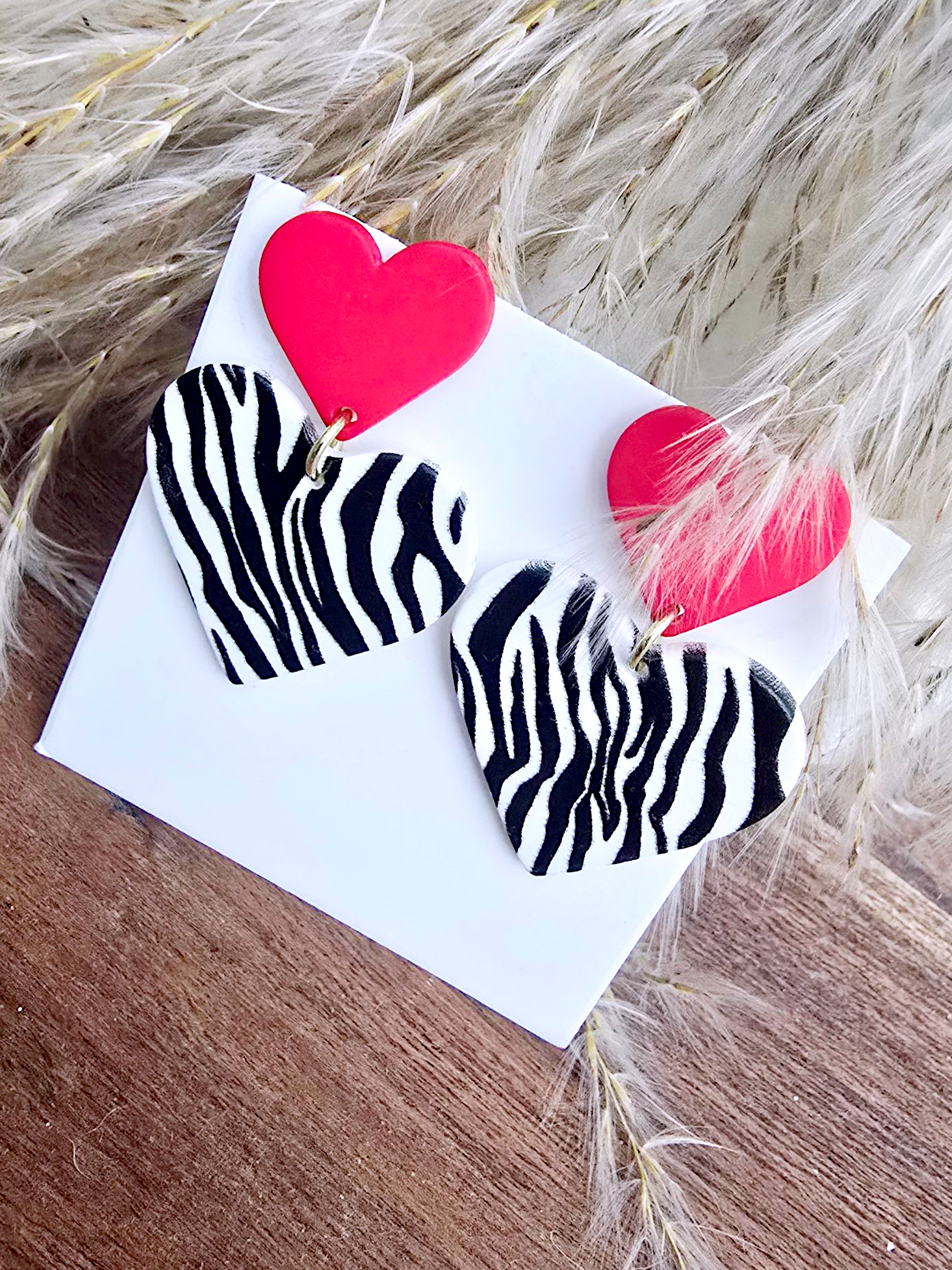 Boucles d&#39;oreilles cœur zébrée