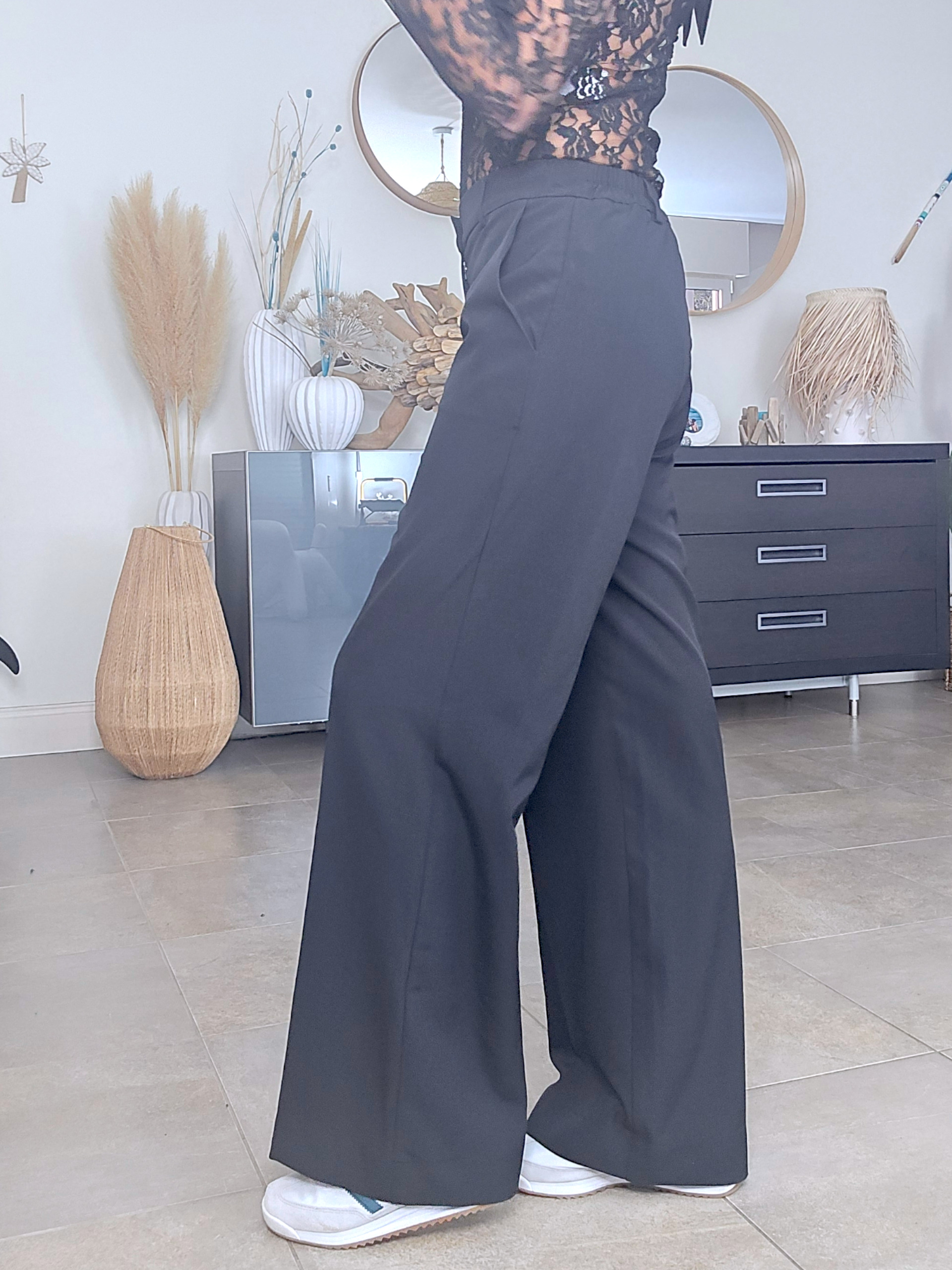 Pantalon chic noir à jambes larges - 𝐌𝐚𝐫𝐢𝐧𝐚𝟒𝟒𝐟𝐚𝐦𝐢𝐥𝐲