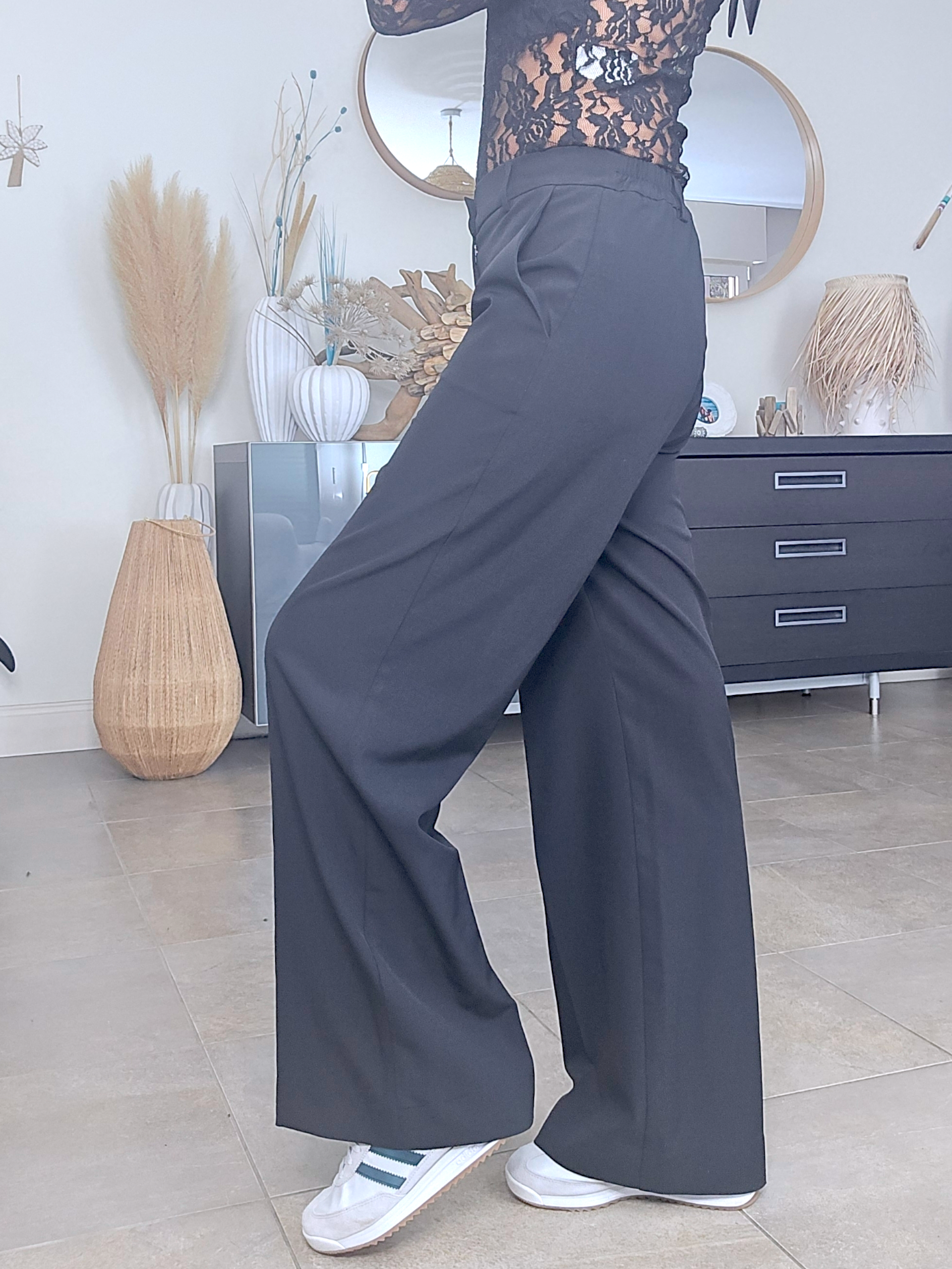 Pantalon chic noir à jambes larges - 𝐌𝐚𝐫𝐢𝐧𝐚𝟒𝟒𝐟𝐚𝐦𝐢𝐥𝐲